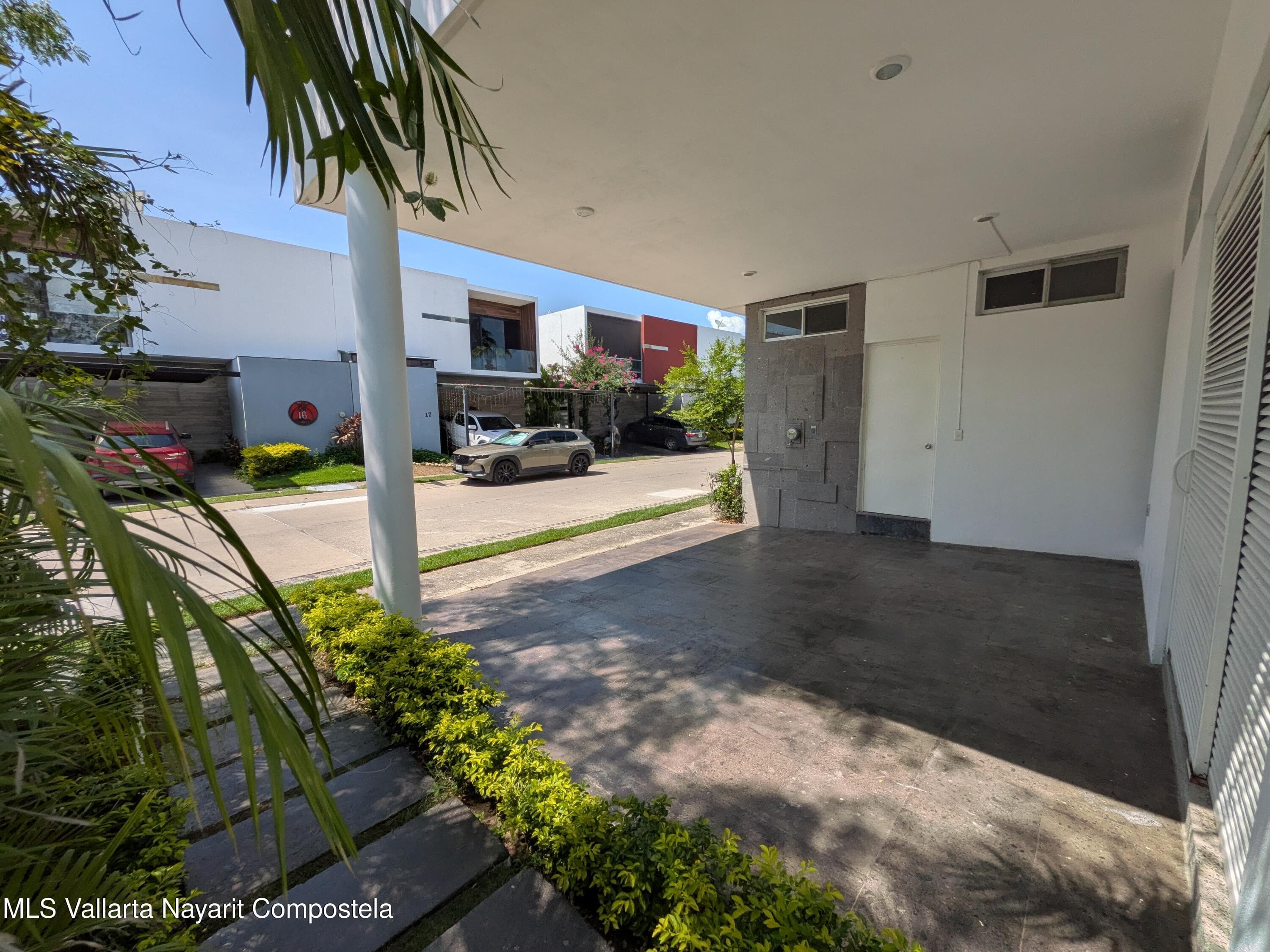 574 Avenida Mexico 14