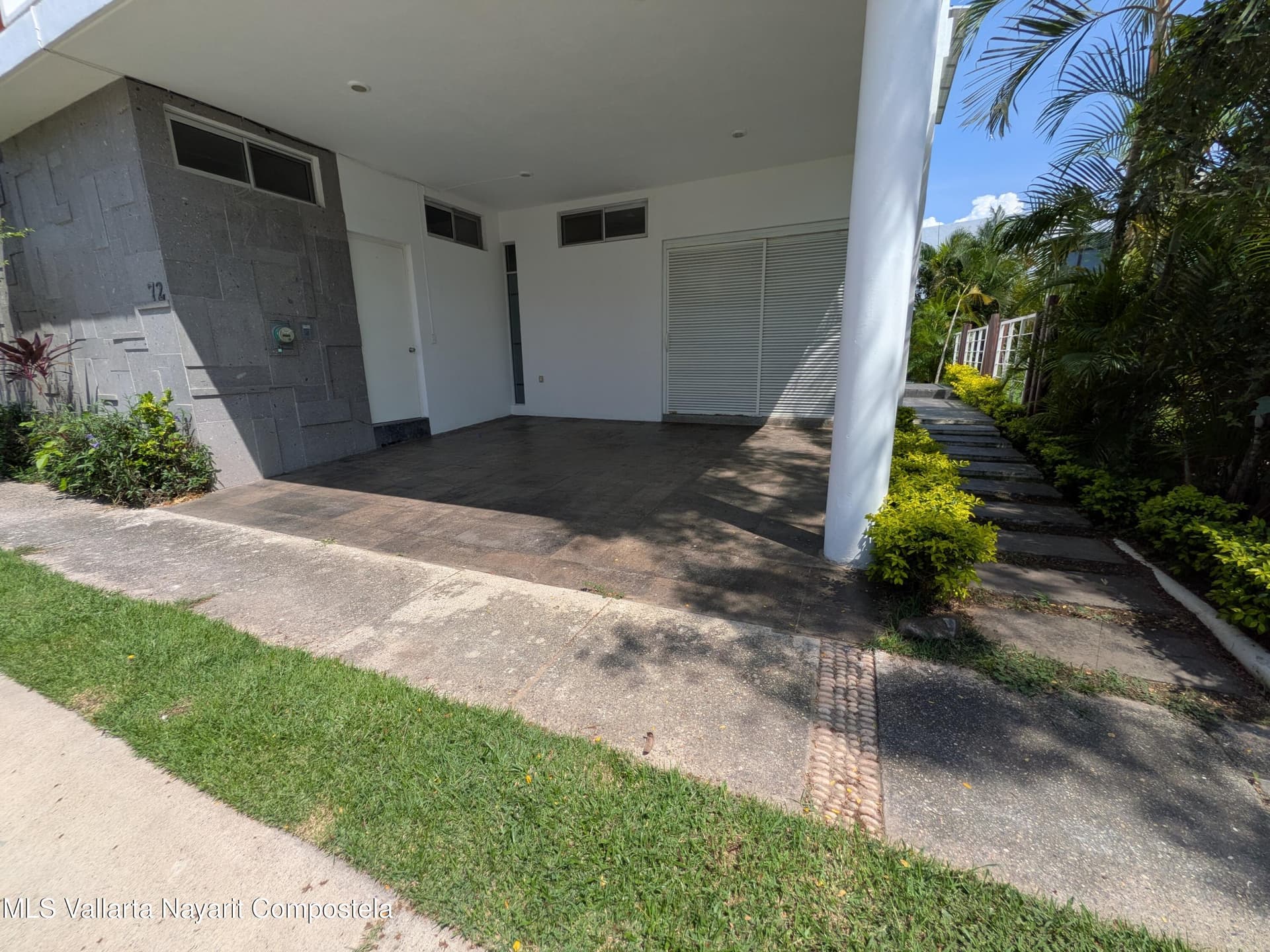 574 Avenida Mexico 16