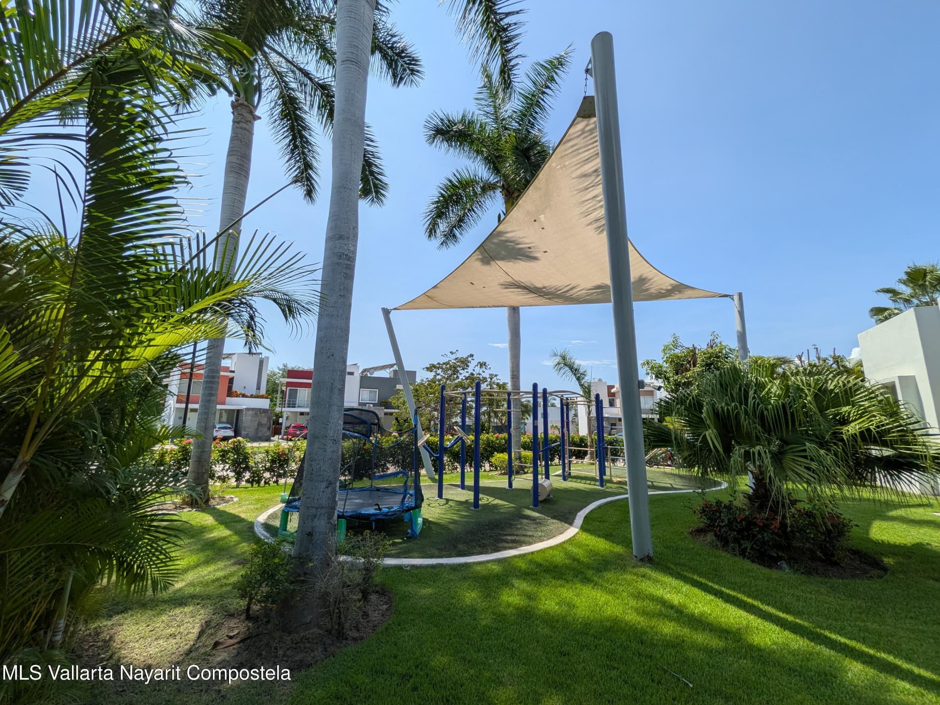 574 Avenida Mexico 18