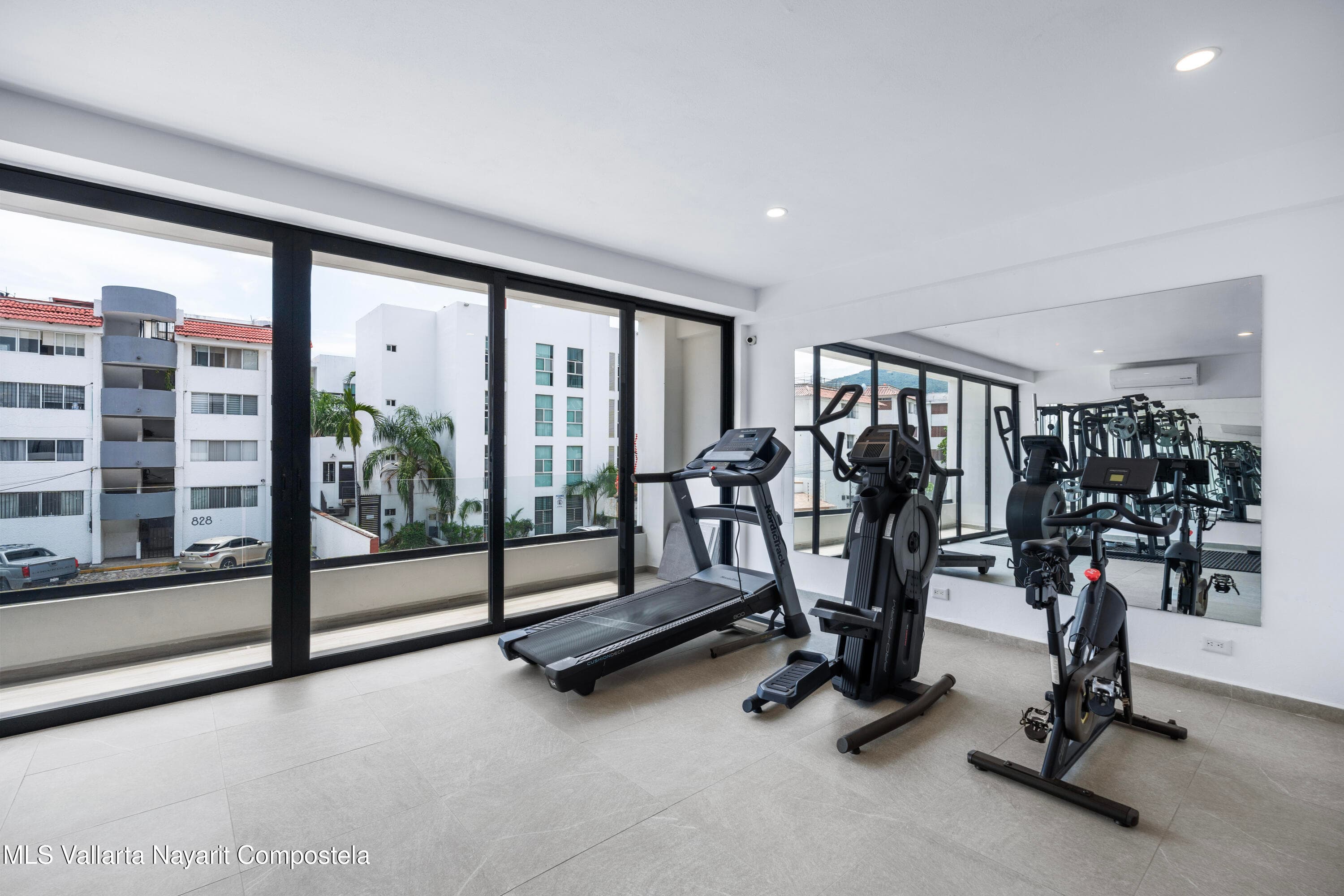 895 Cvln. Del Robalo Calle 16