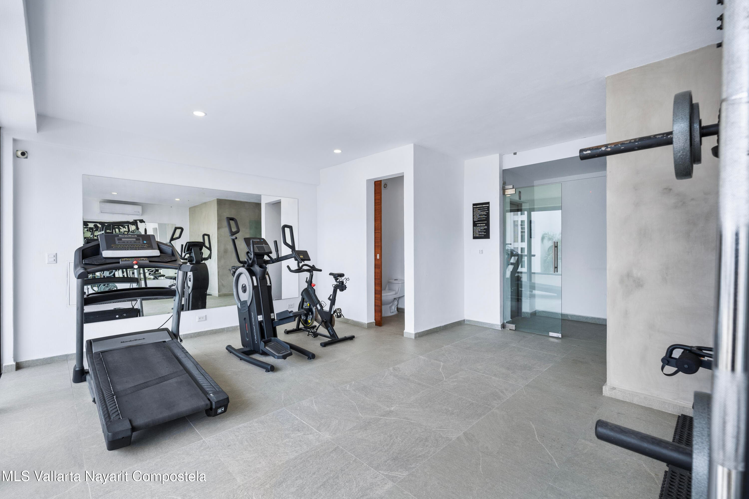 895 Cvln. Del Robalo Calle 17