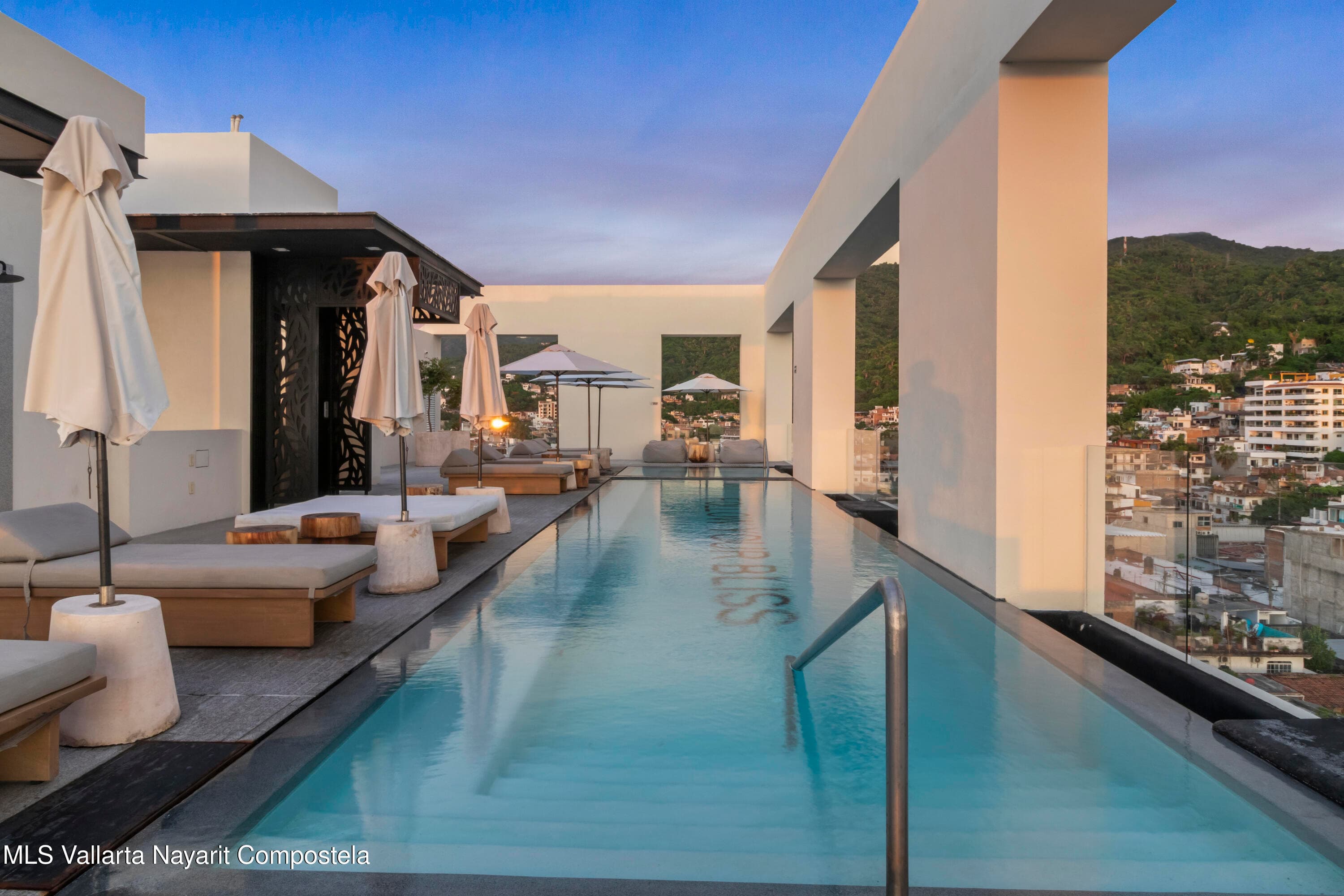 The Colonial 7