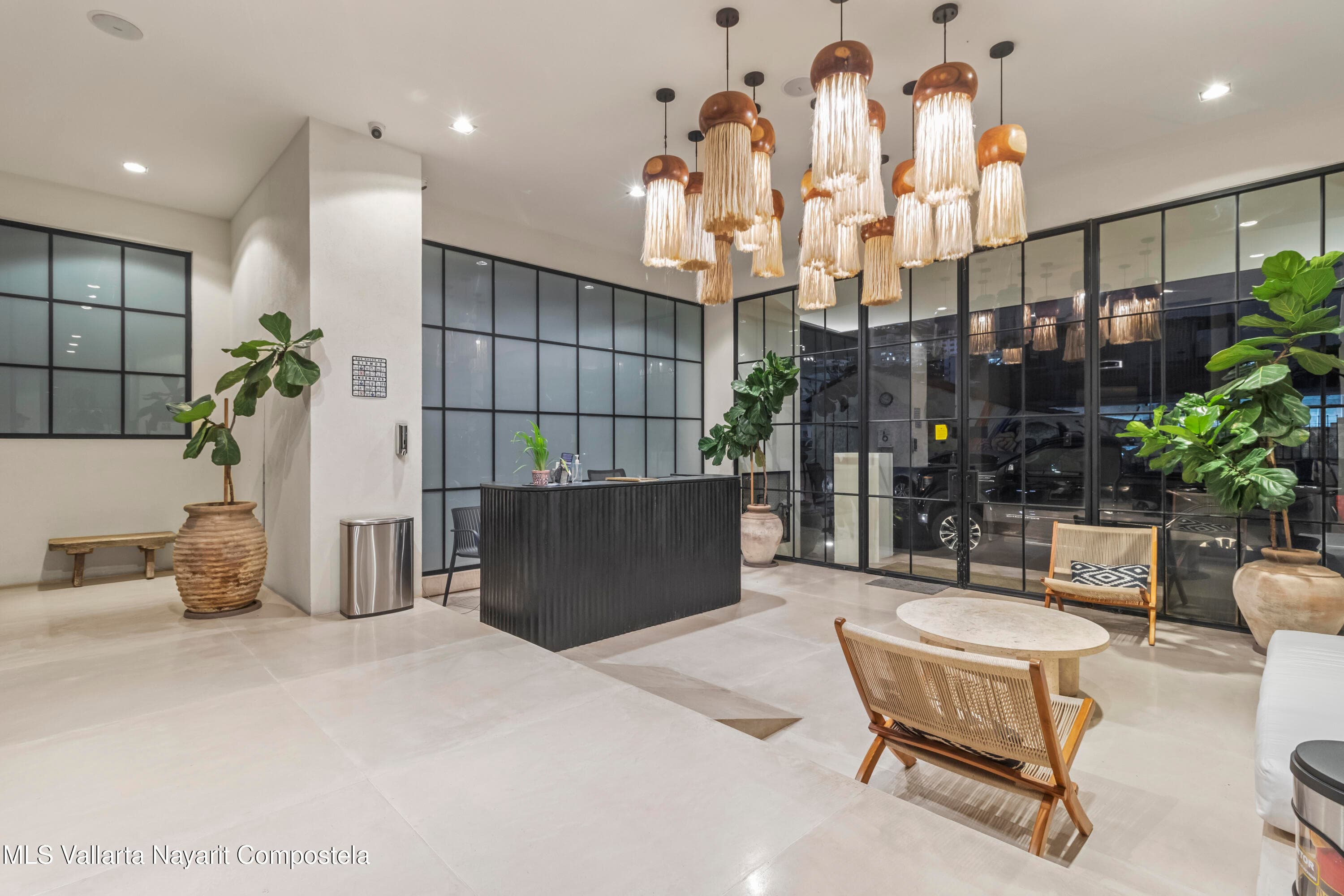 The Colonial 33