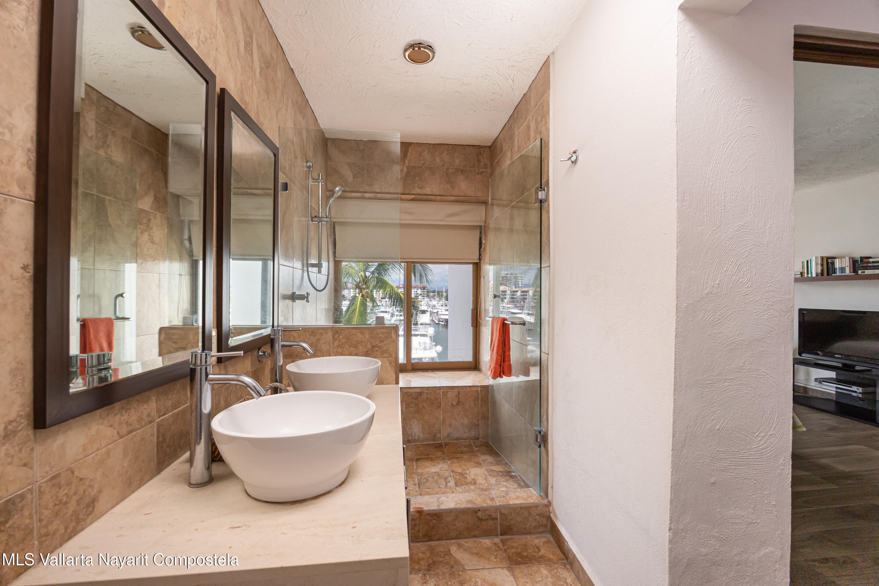 161 Av.  Paseo de La Marina Palmas 28