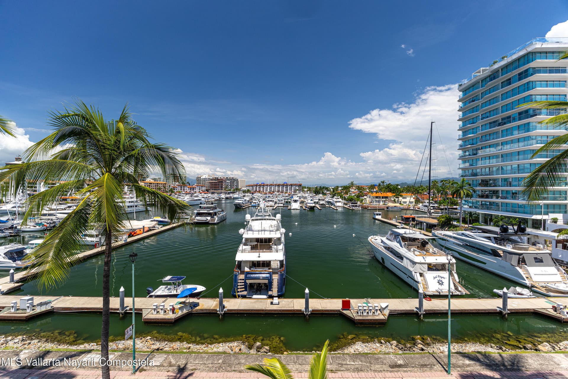 161 Av.  Paseo de La Marina Palmas 8