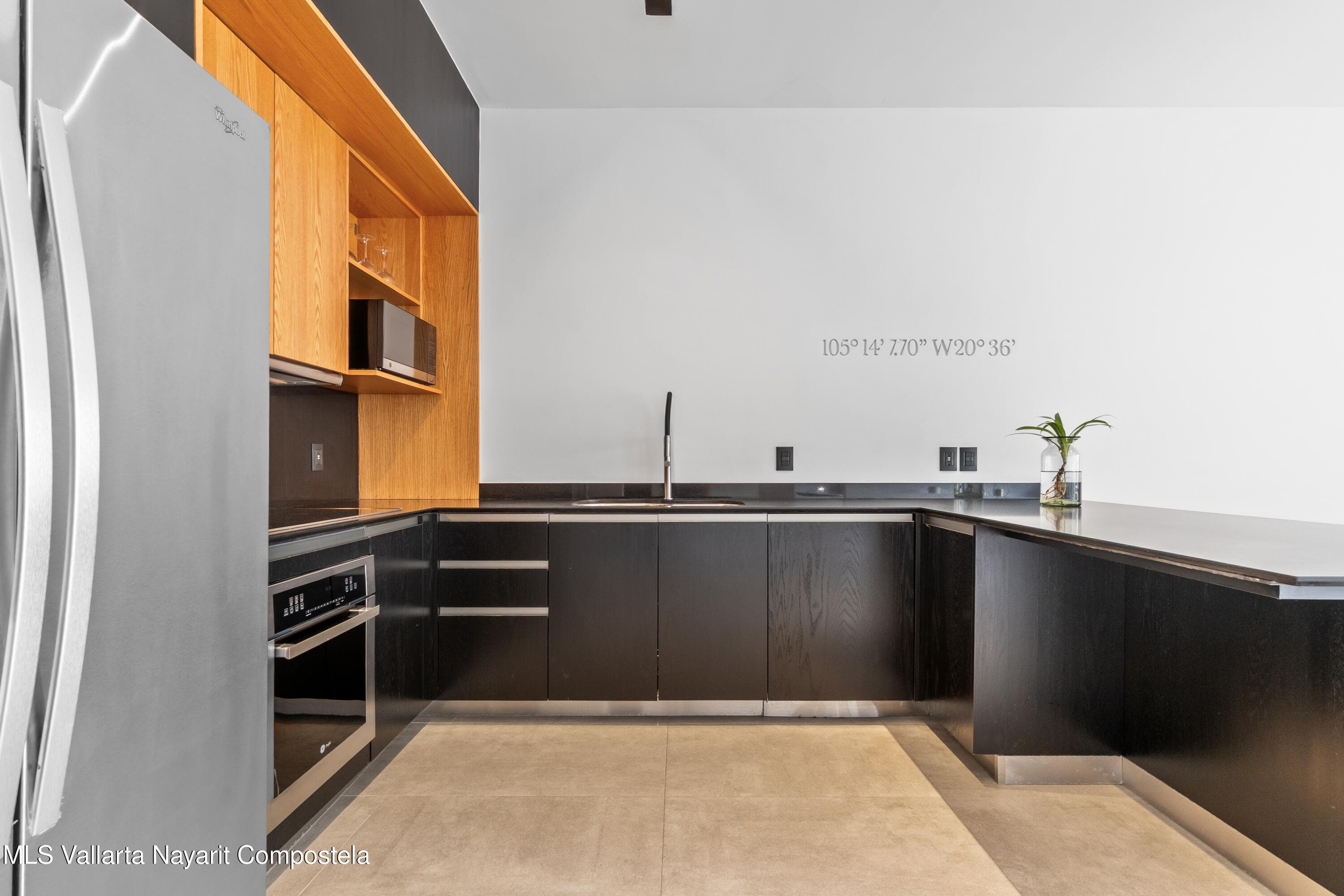 105 Sail View 4