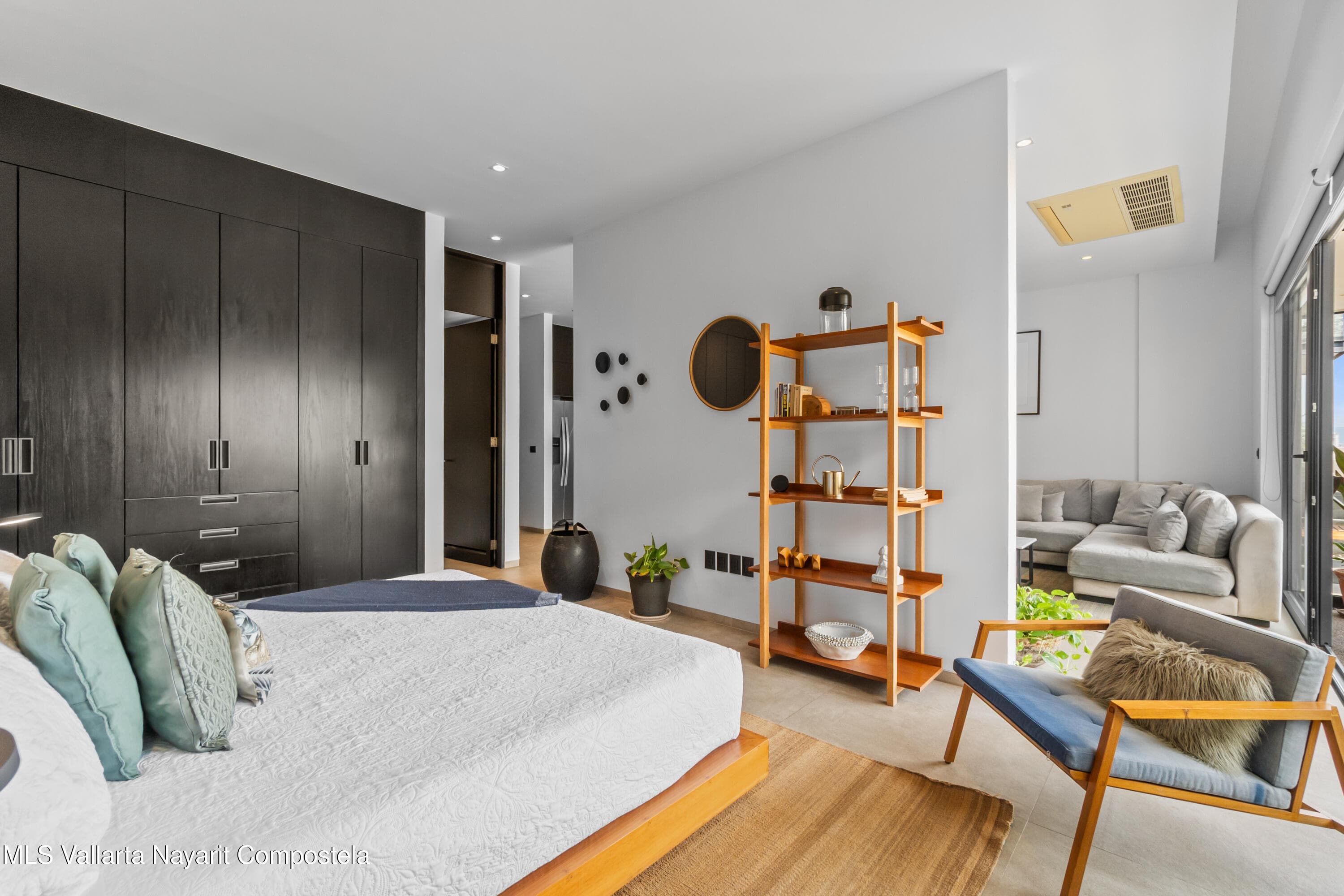 105 Sail View 12