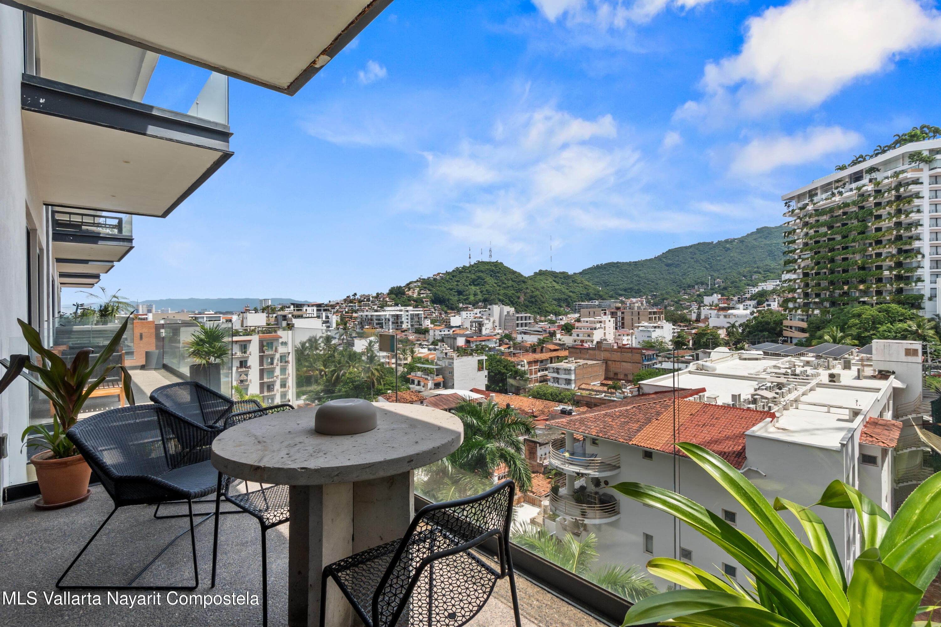 105 Sail View 16