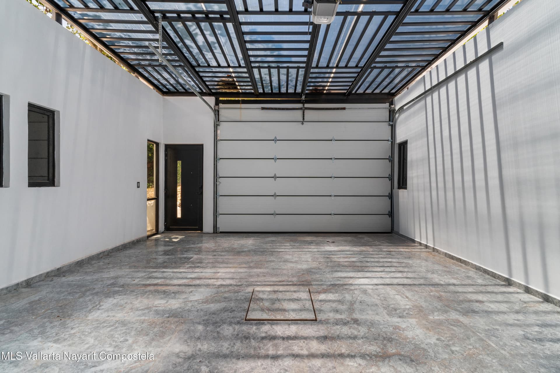 1042 Carmino Vallejo 8