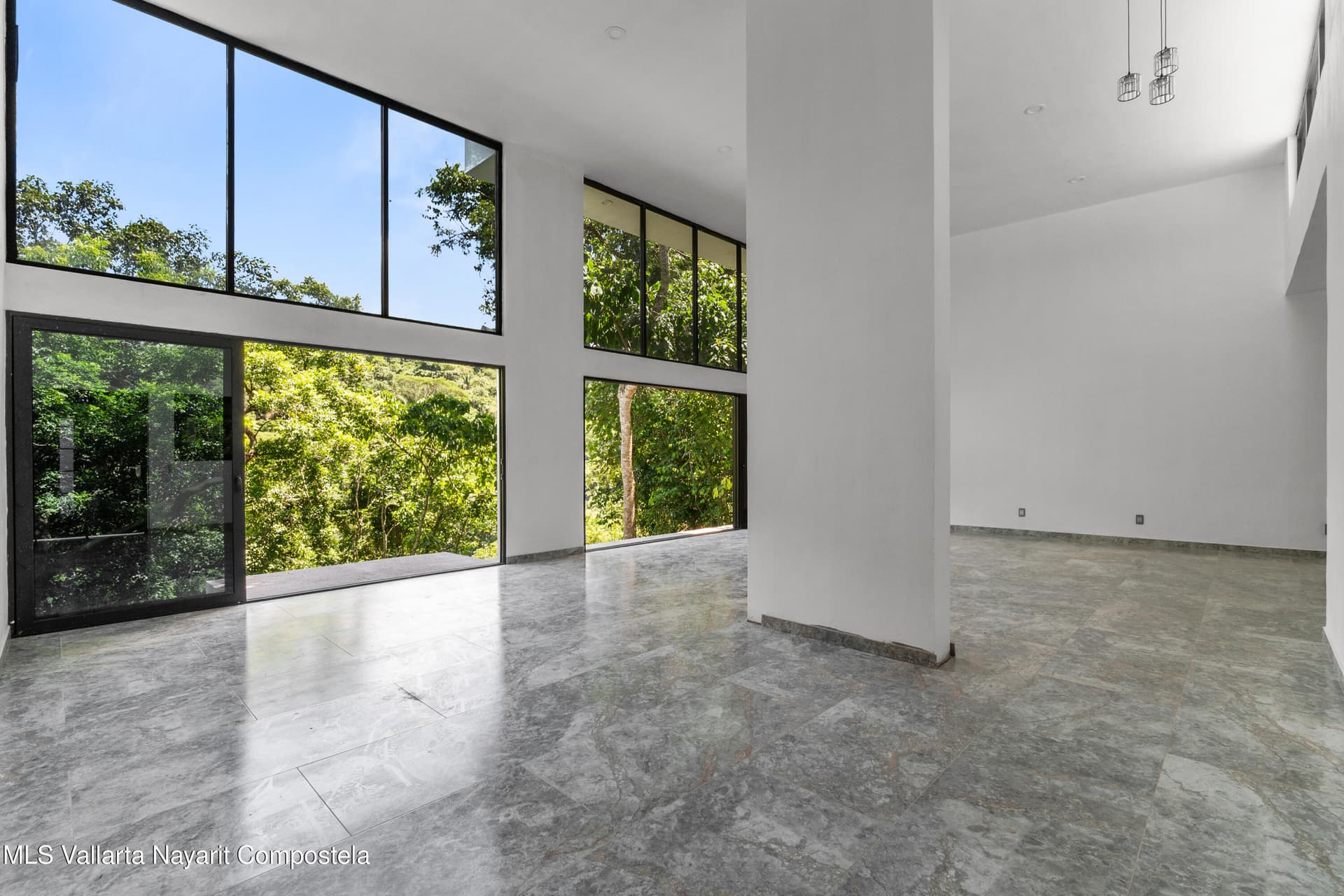 1042 Carmino Vallejo 9