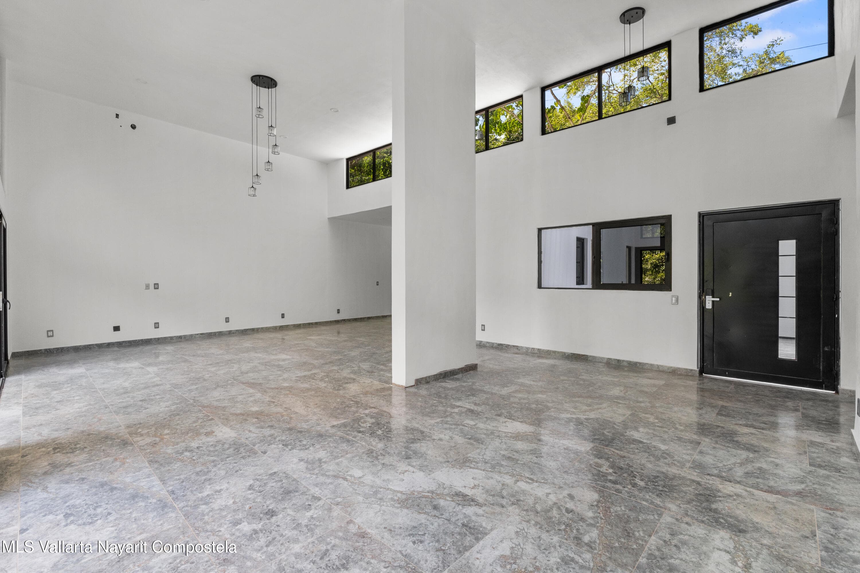 1042 Carmino Vallejo 10