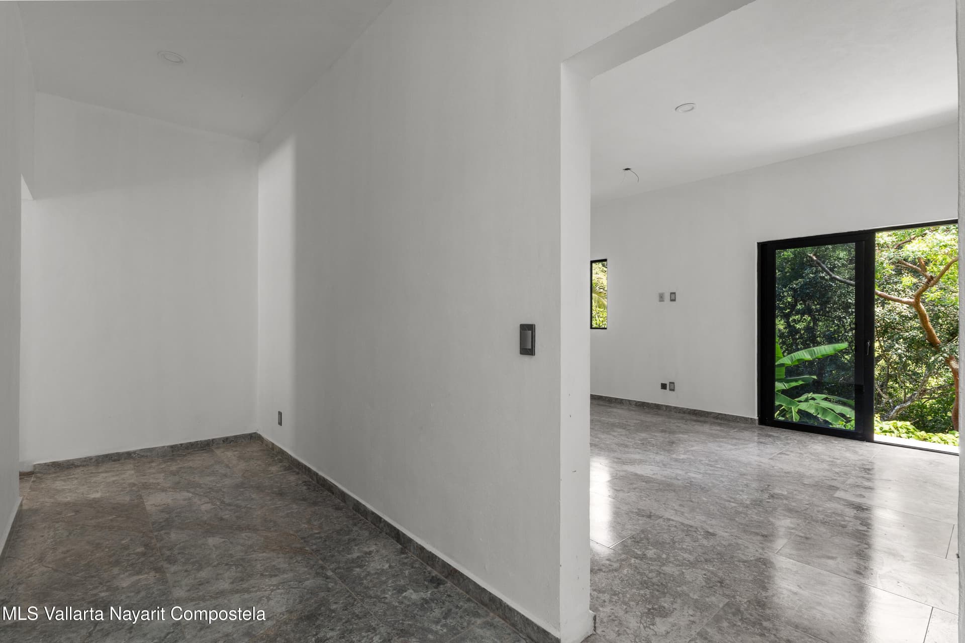 1042 Carmino Vallejo 19