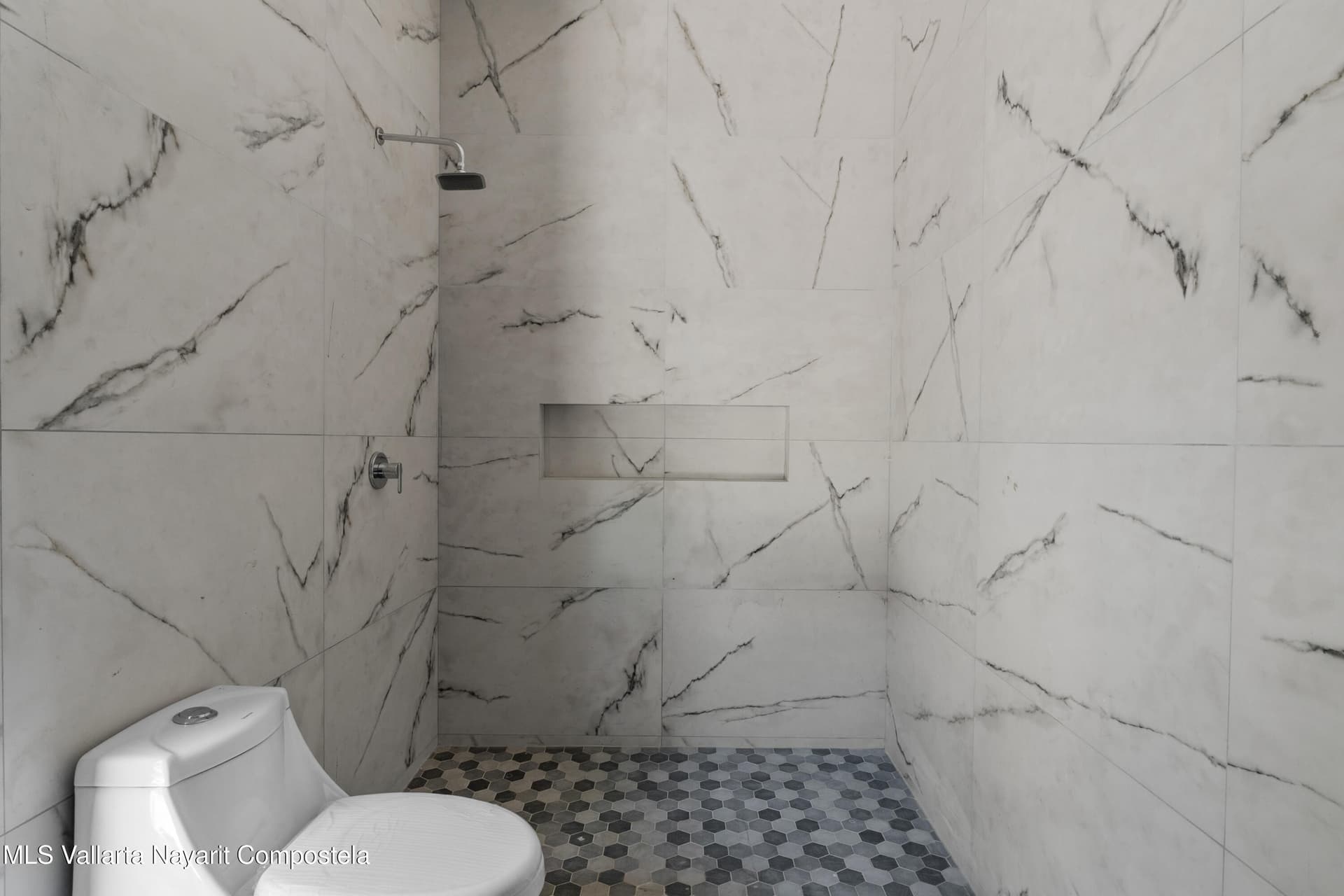 1042 Carmino Vallejo 29