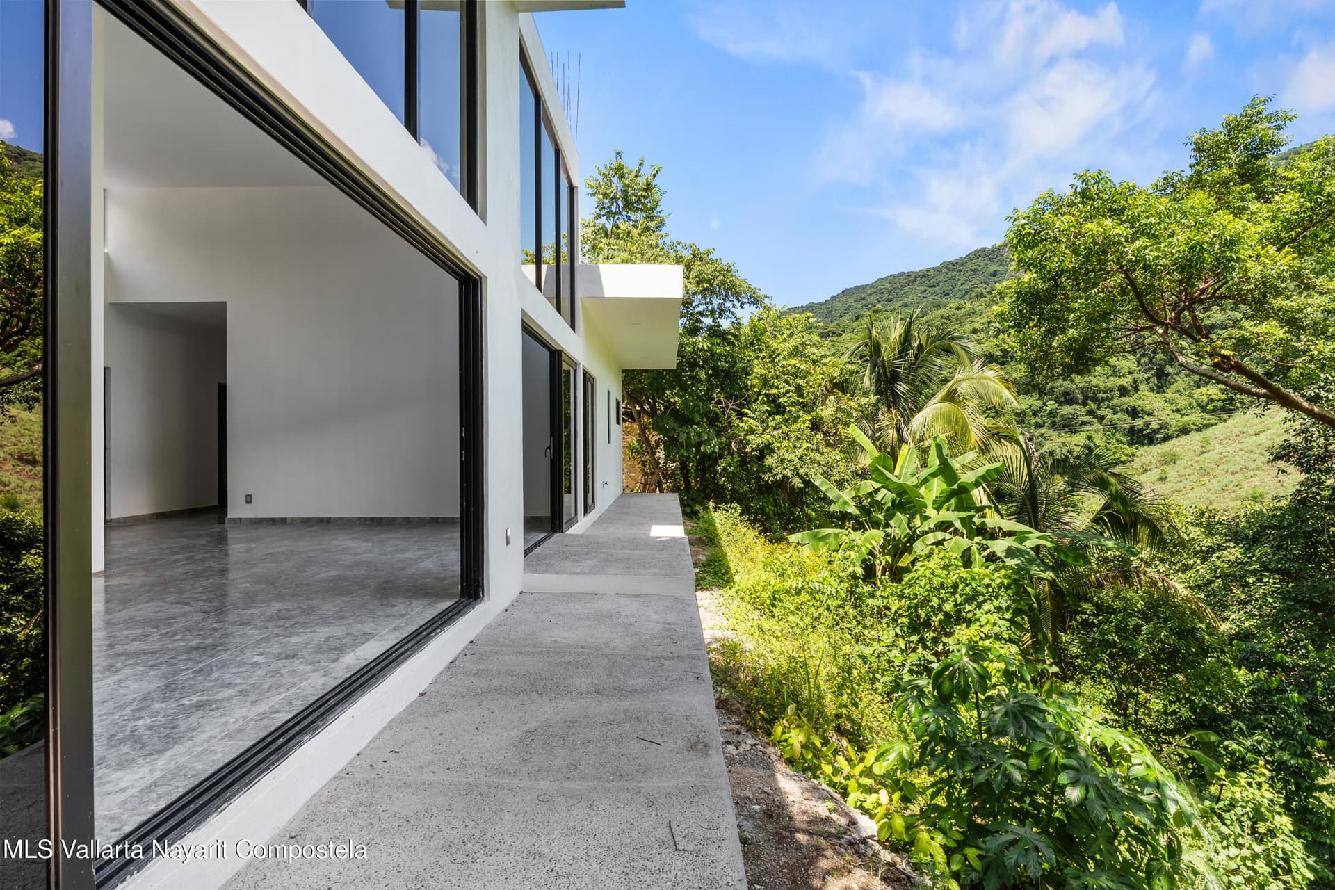 1042 Carmino Vallejo 30