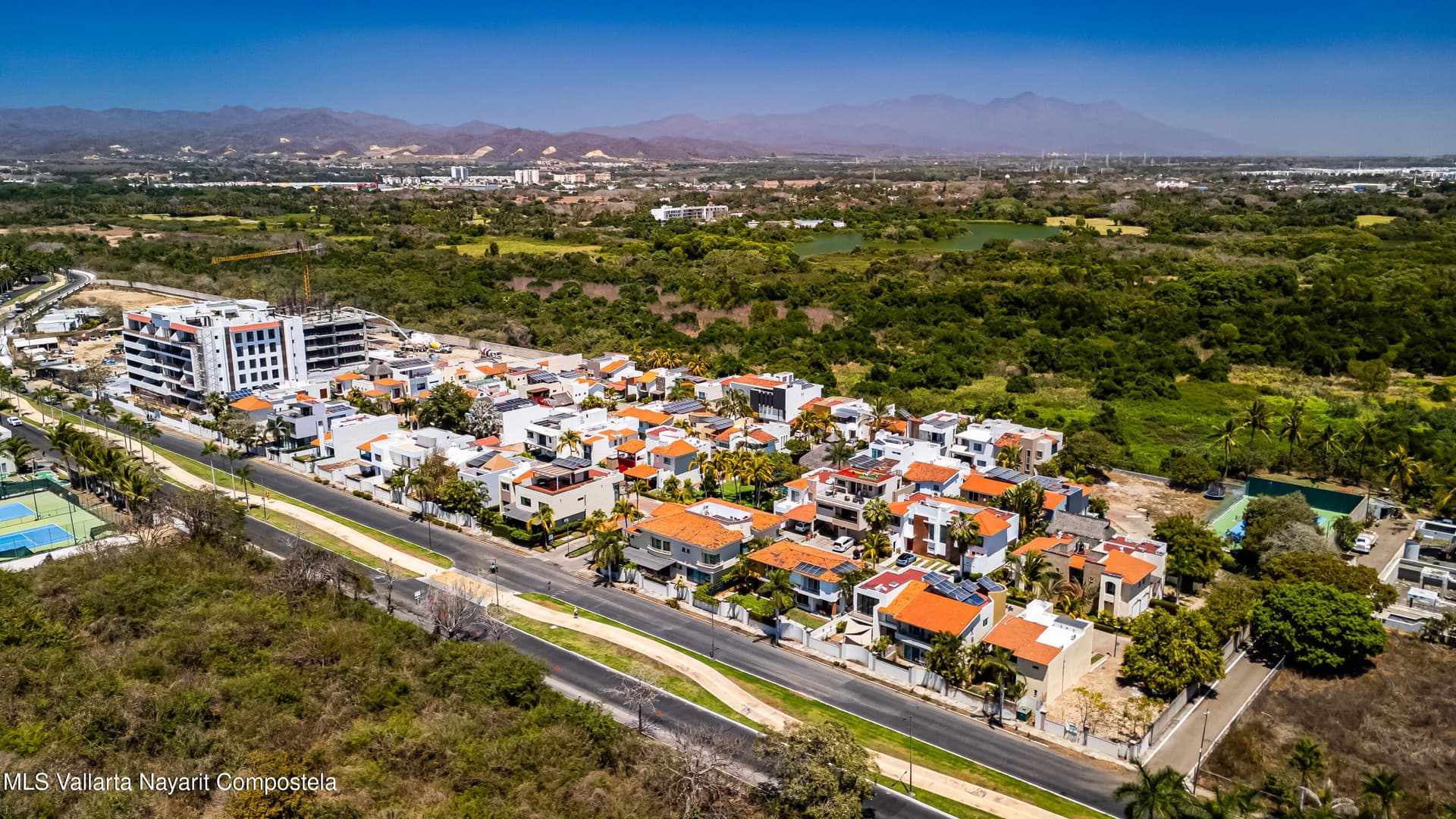 33 Paseo de los Cocoteros 34