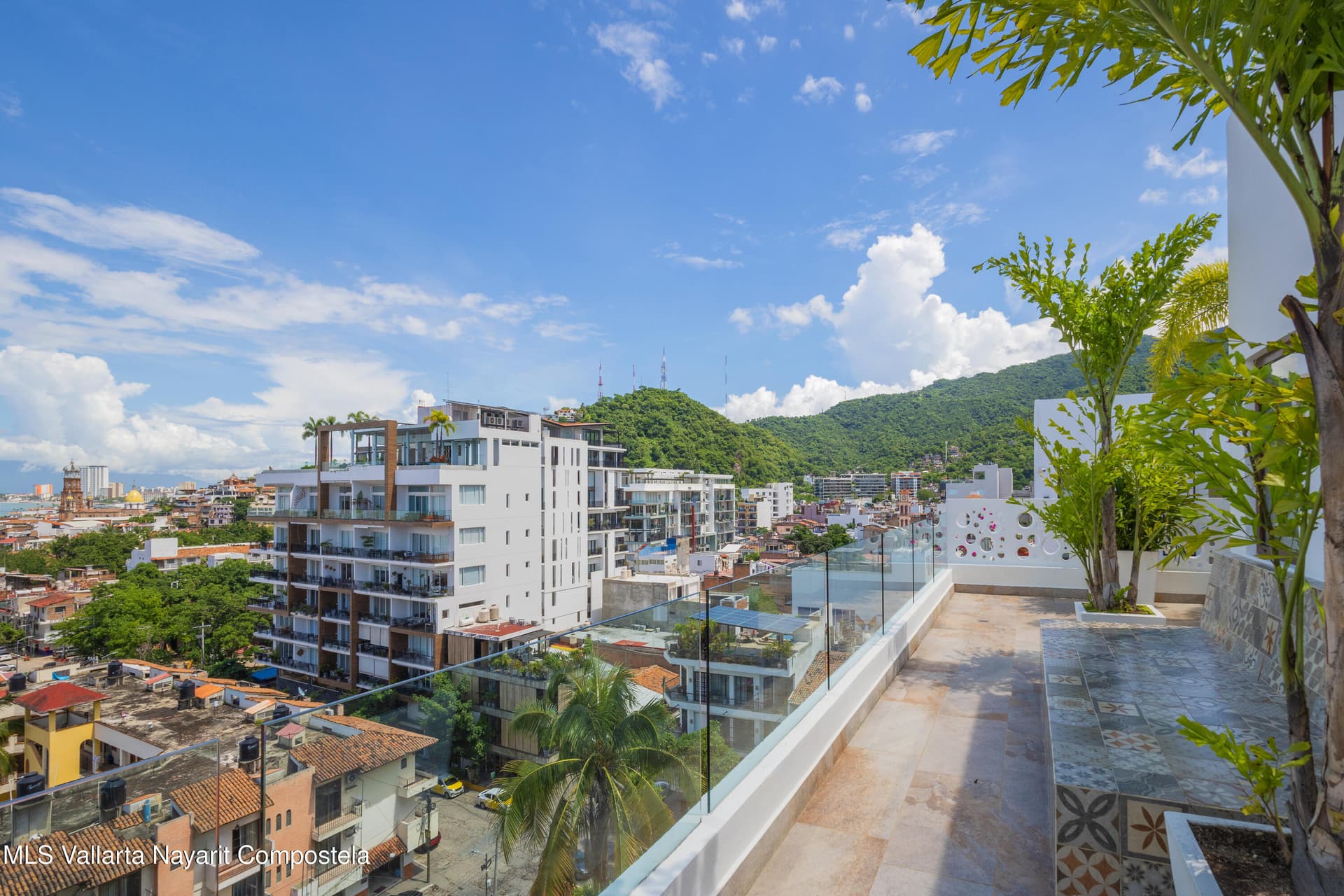 Urban at Carranza 8