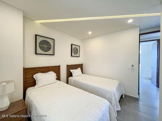 Torre Ambar 16