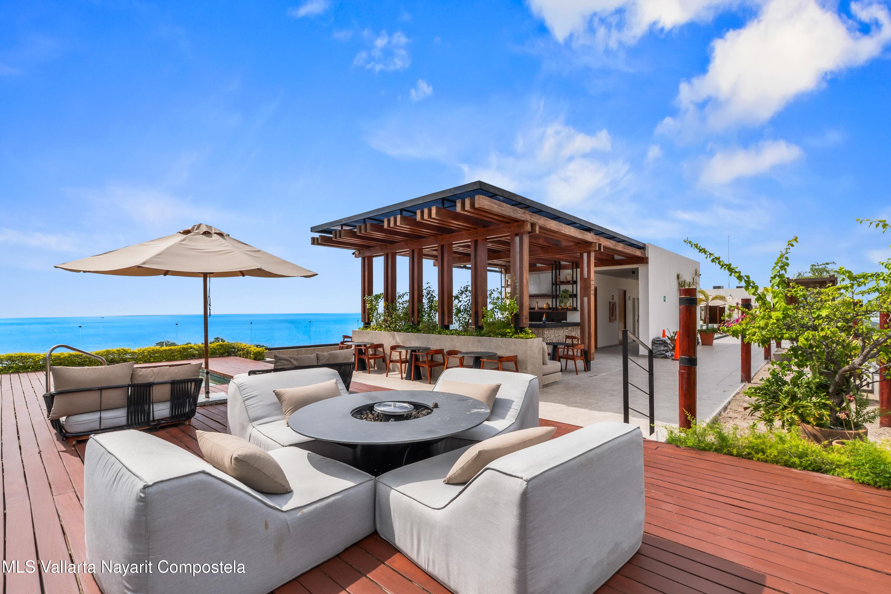 105 Sail View 28