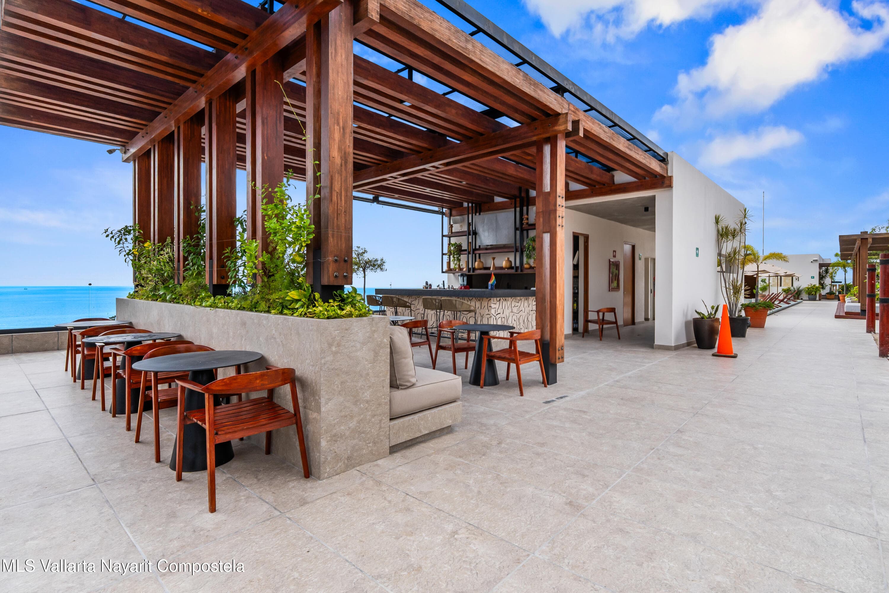 105 Sail View 31