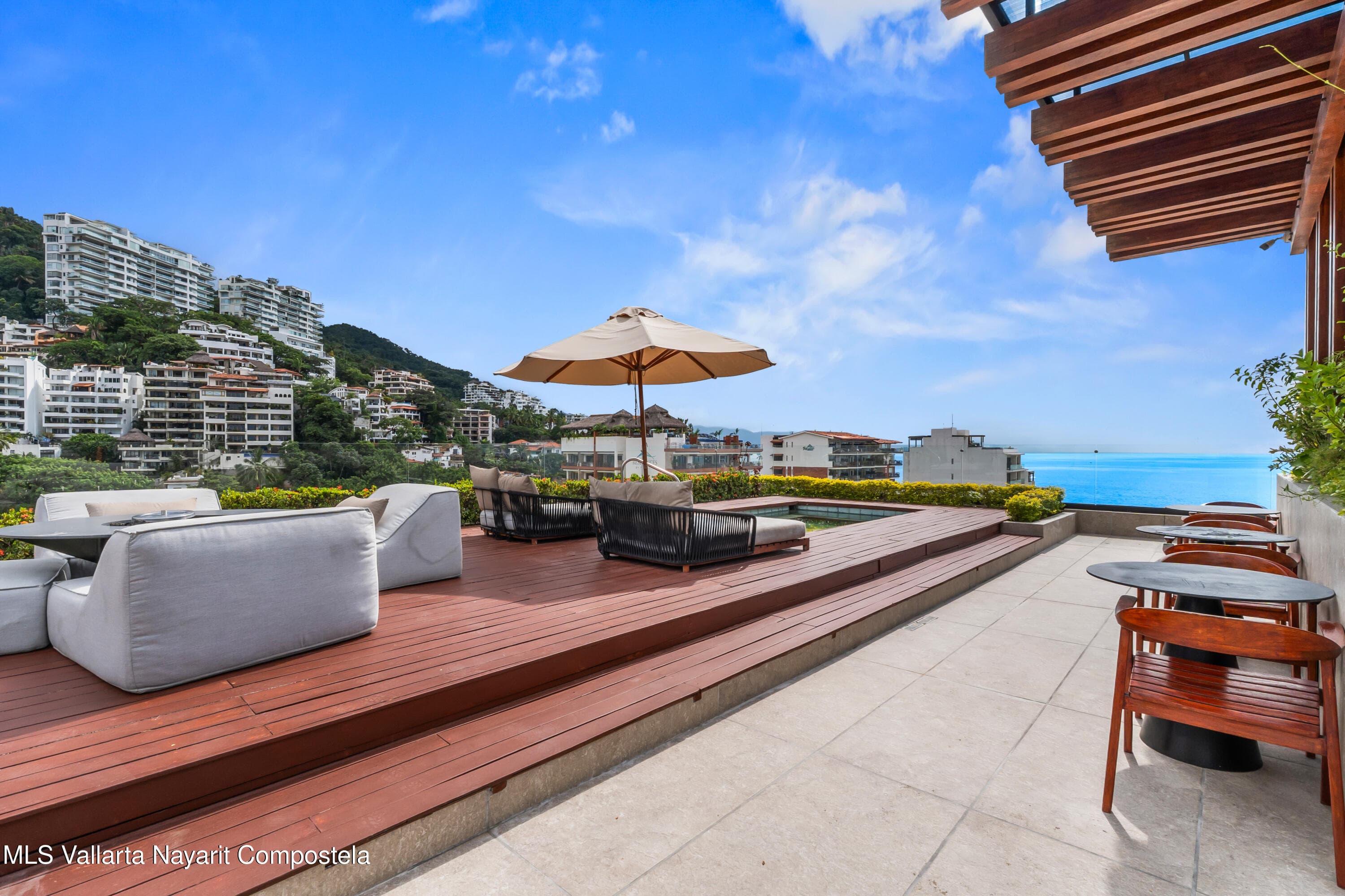 105 Sail View 29