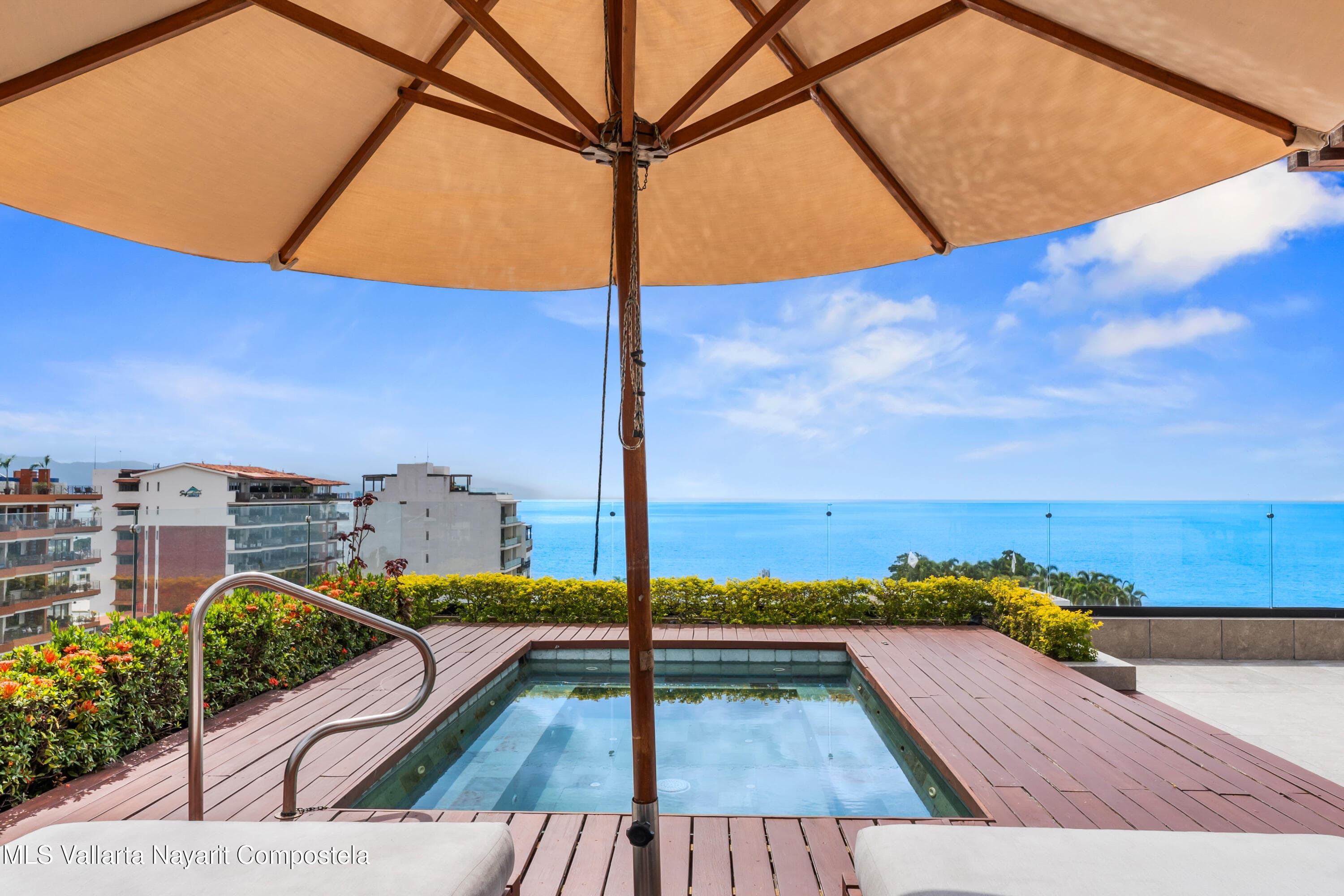 105 Sail View 30