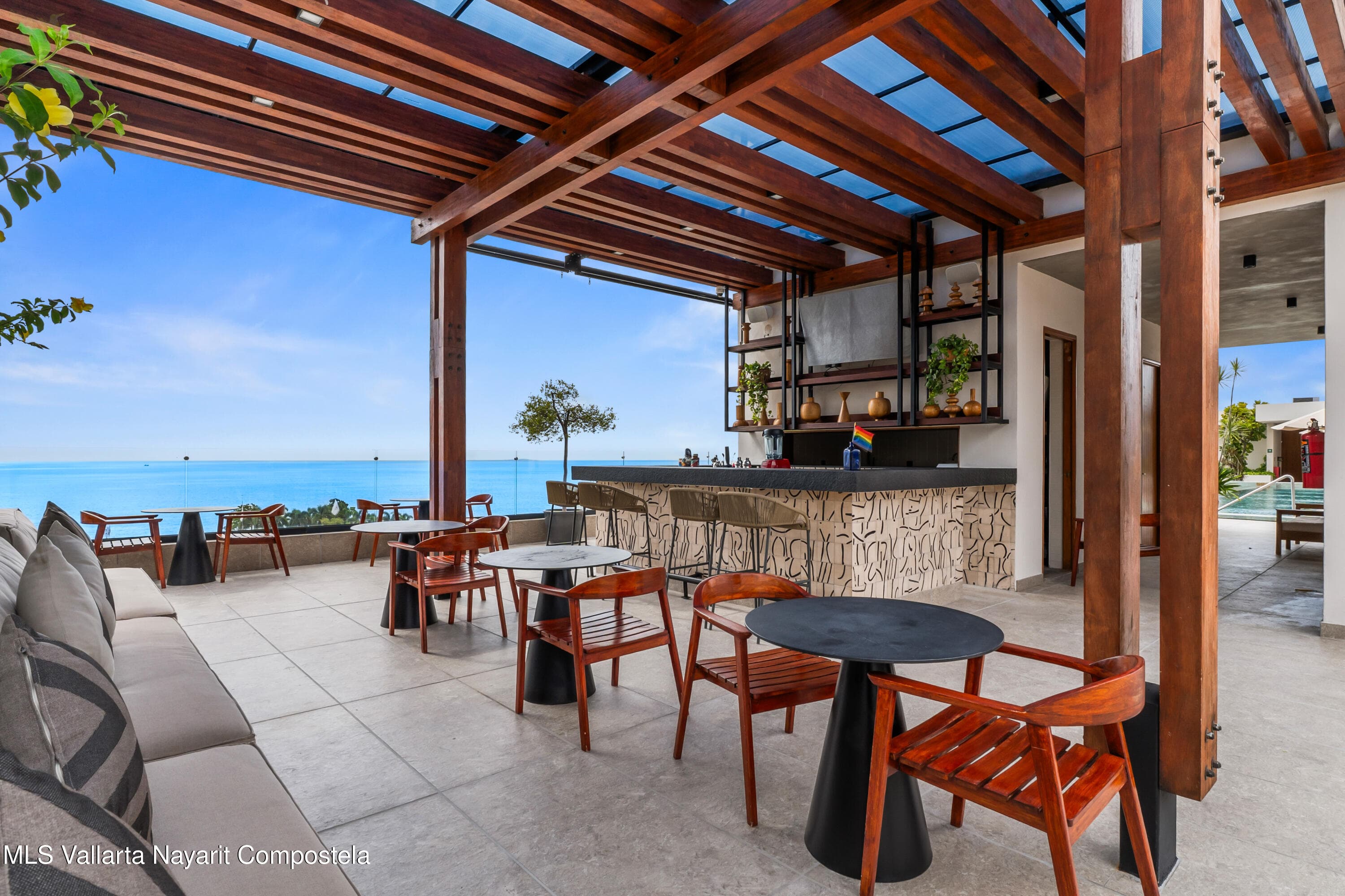 105 Sail View 32