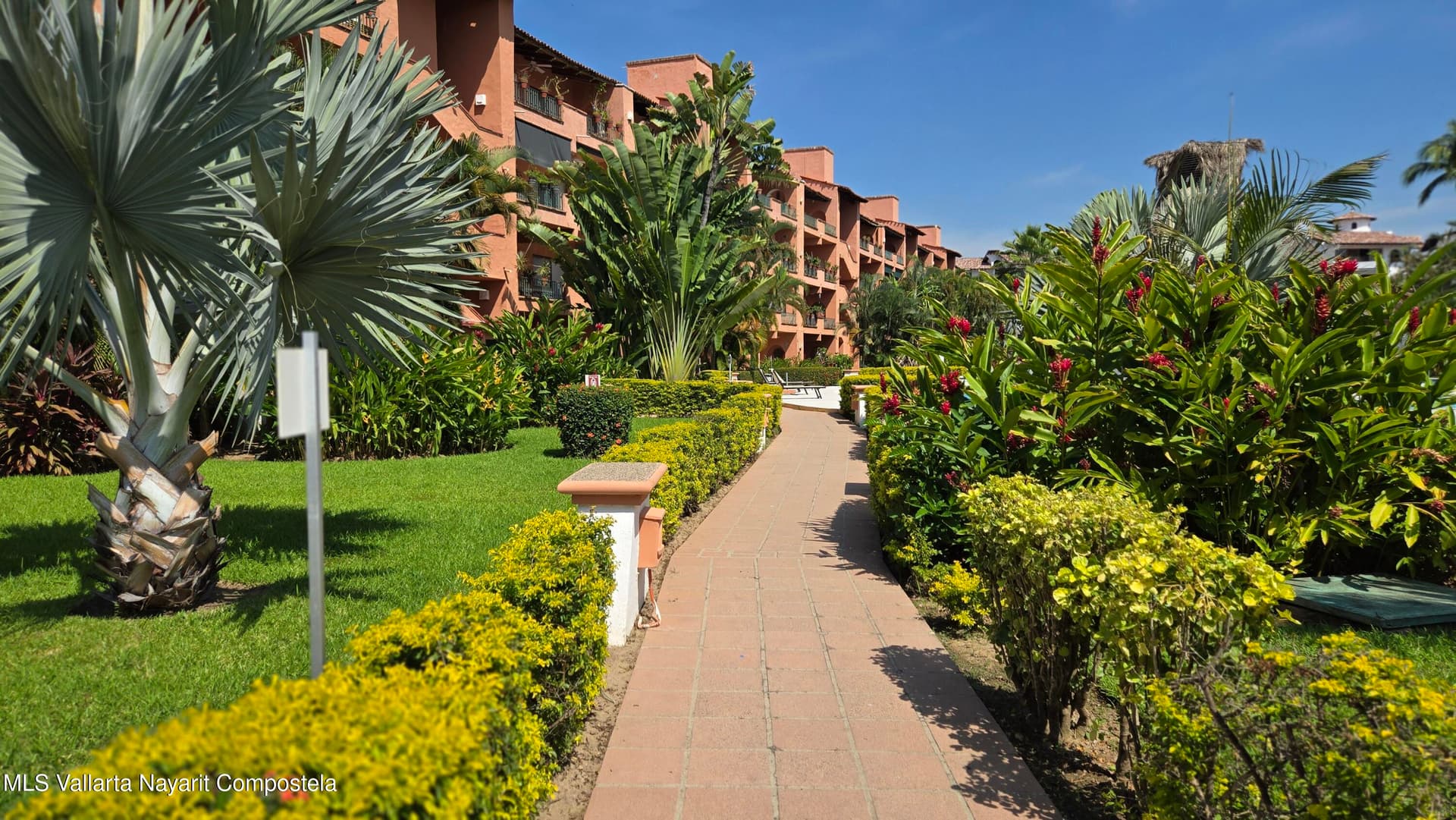 Puesta Del Sol - Marina 33