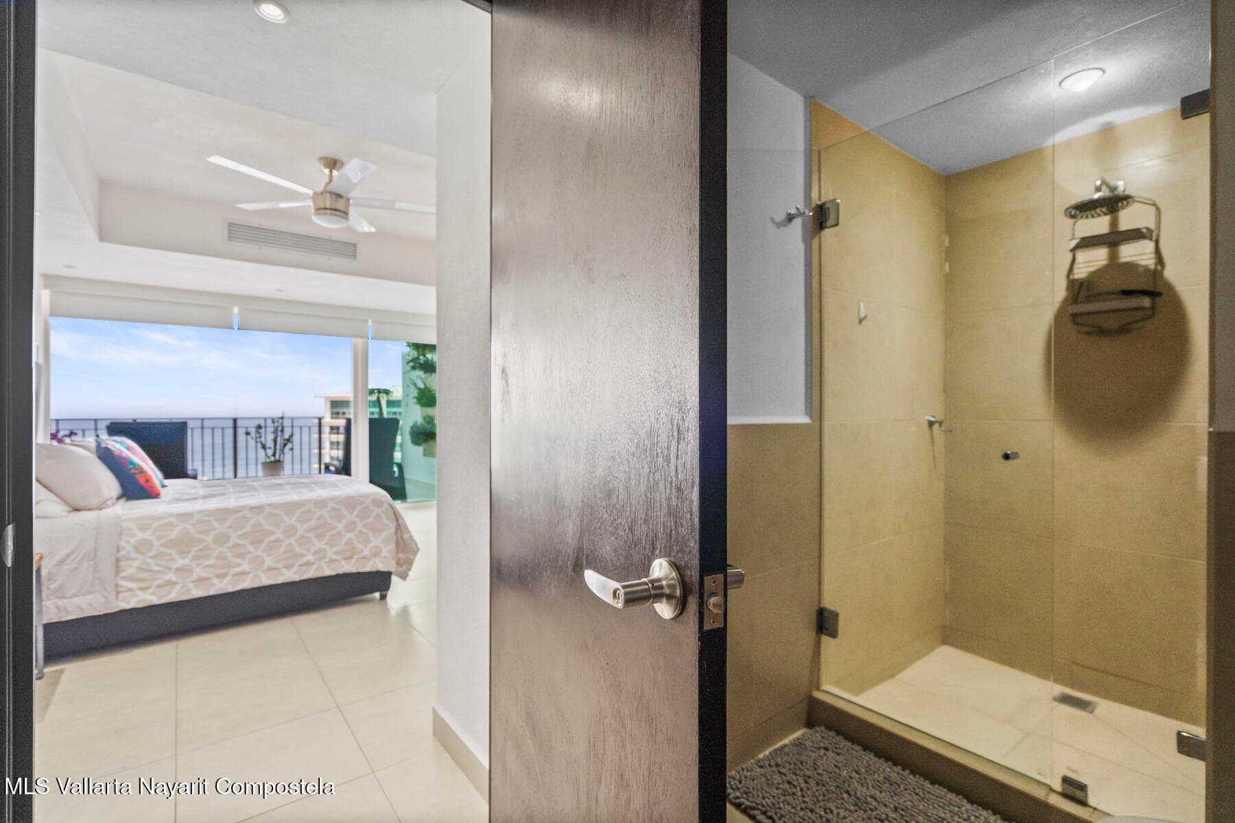 Grand Venetian 12