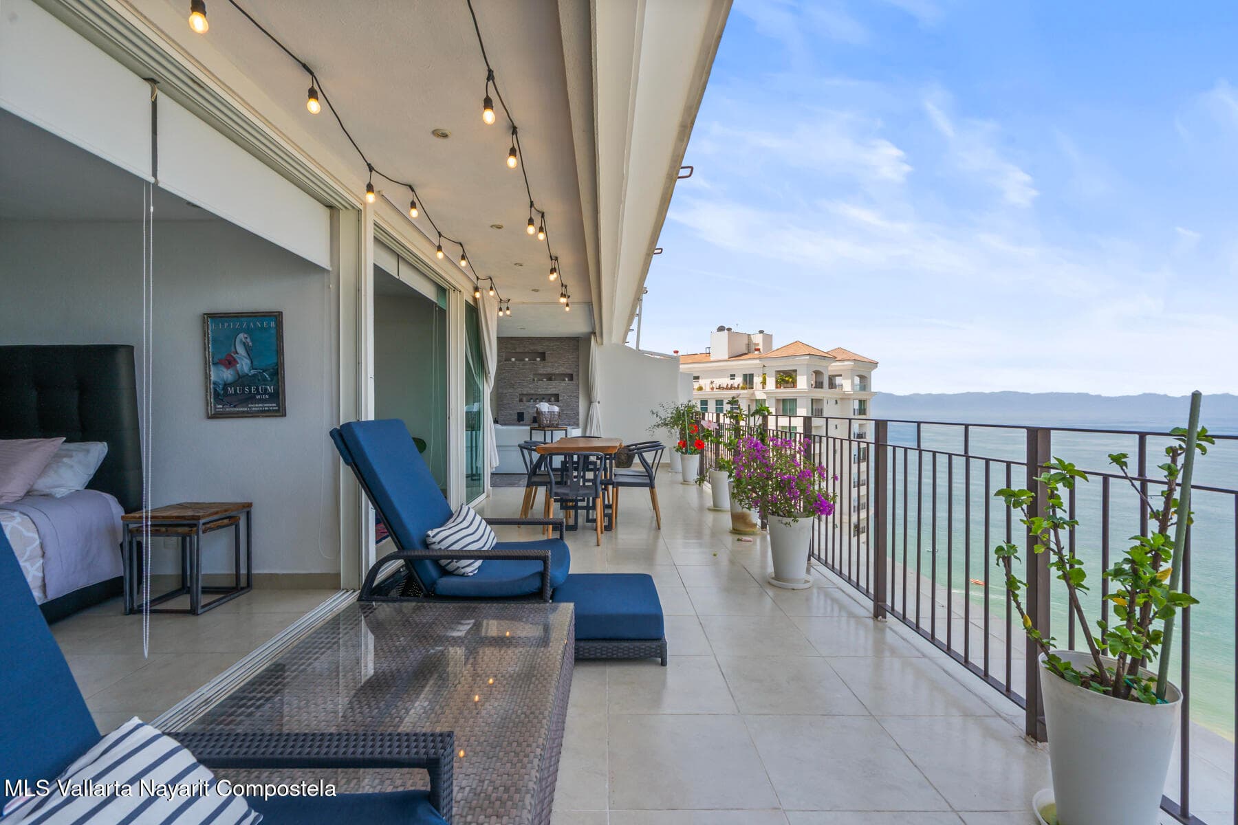 Grand Venetian 13