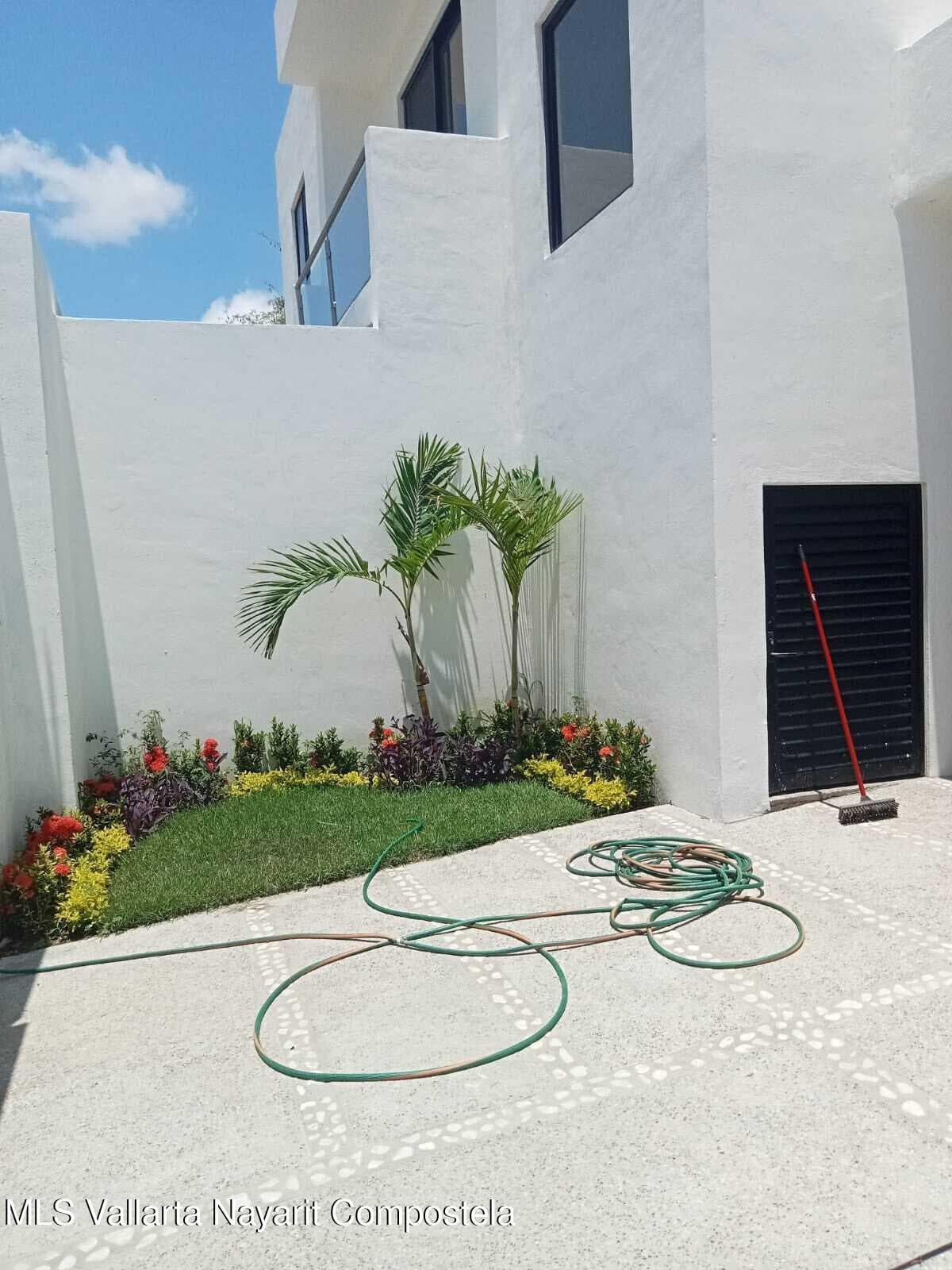 14 CALLE GARDENIA 5