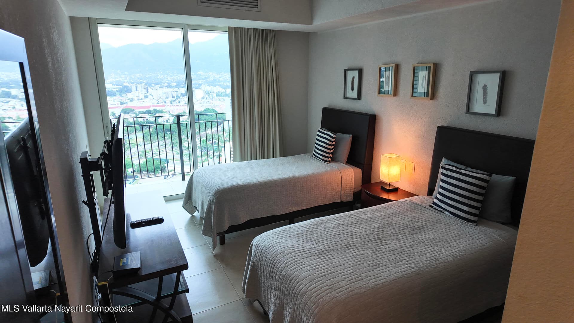 Grand Venetian 6
