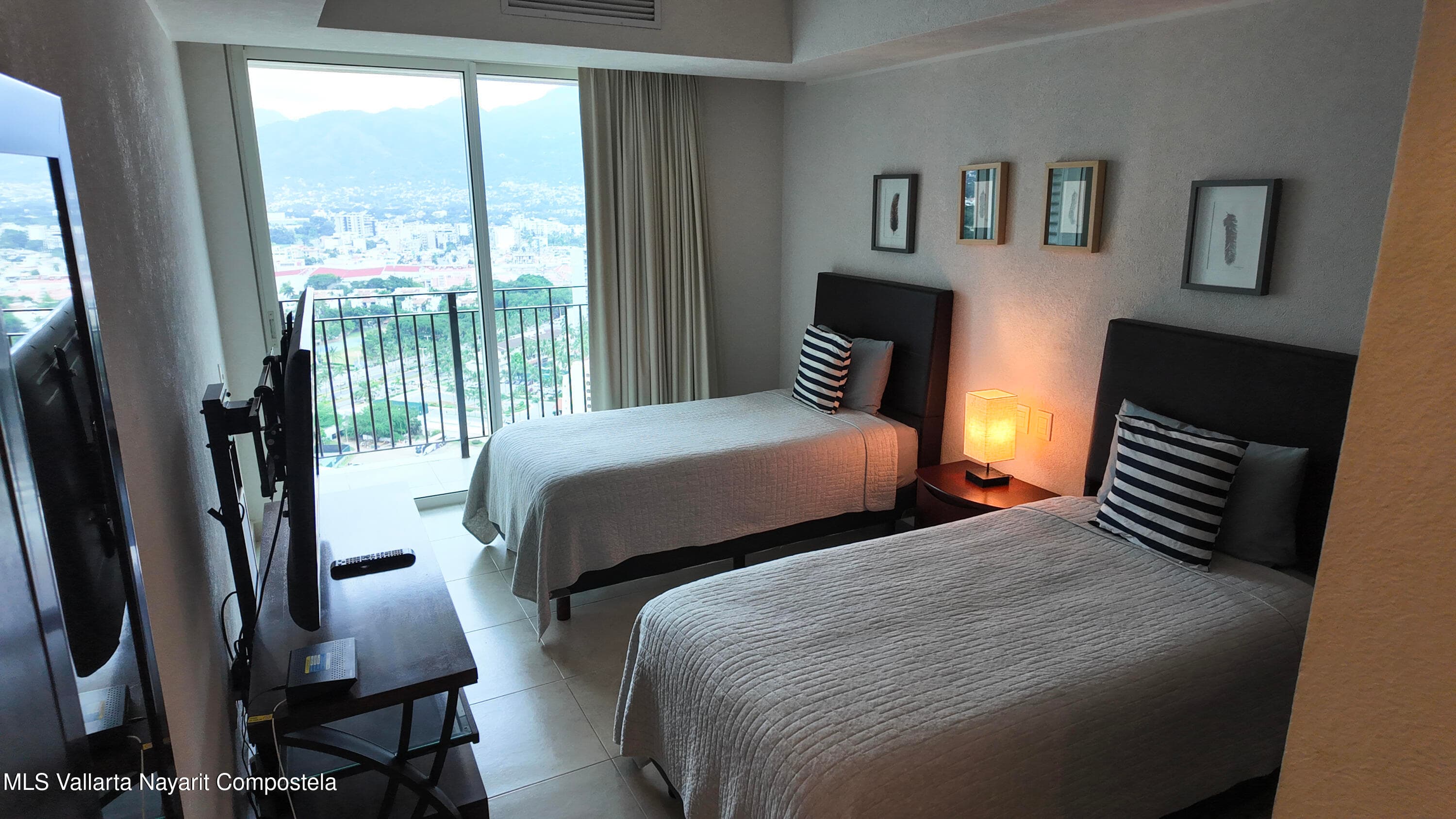Grand Venetian 6