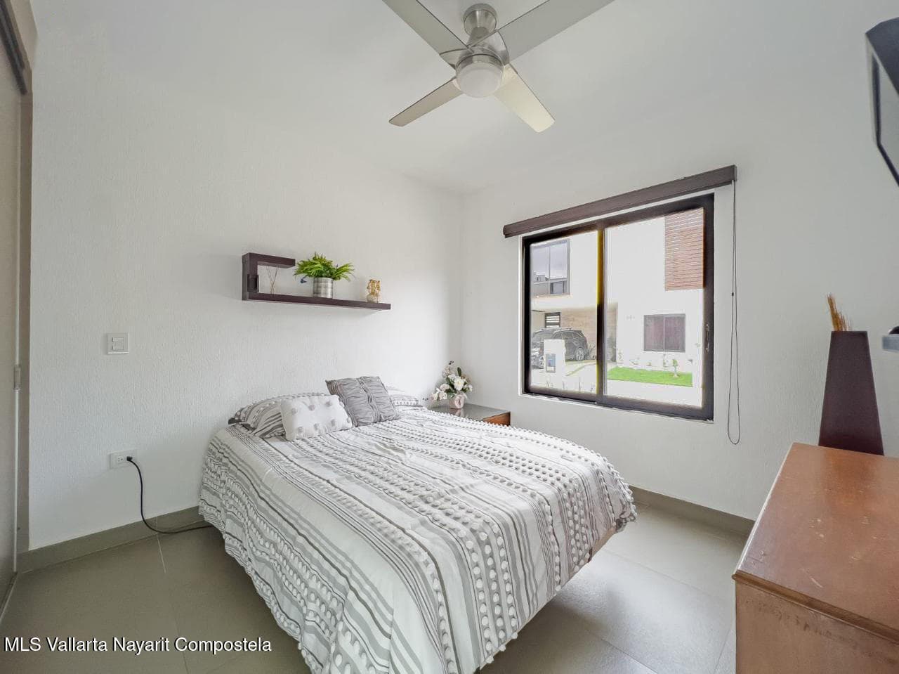 1208 Mantua 7