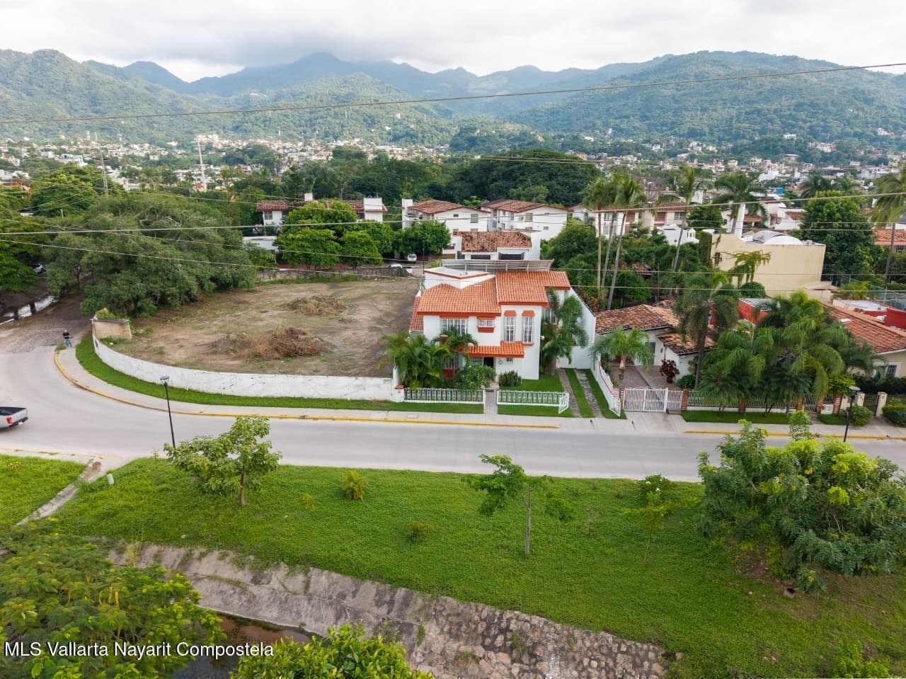 103 Av. Paseo del Marlin 3