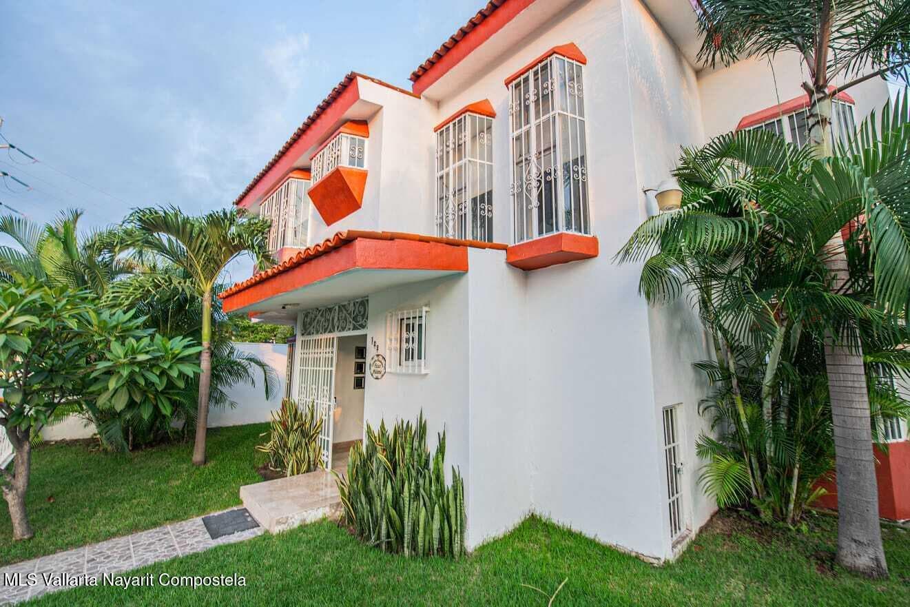 103 Av. Paseo del Marlin 5