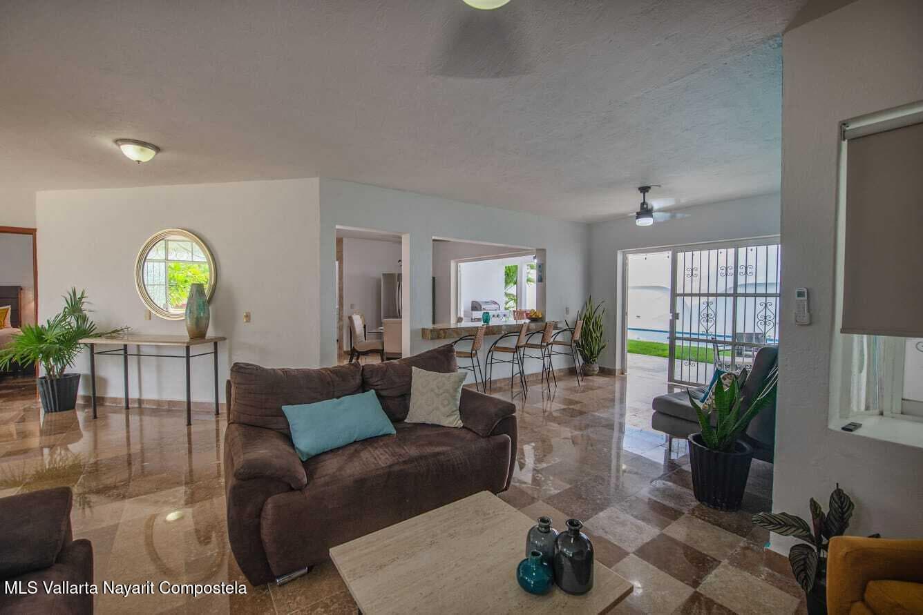 103 Av. Paseo del Marlin 8