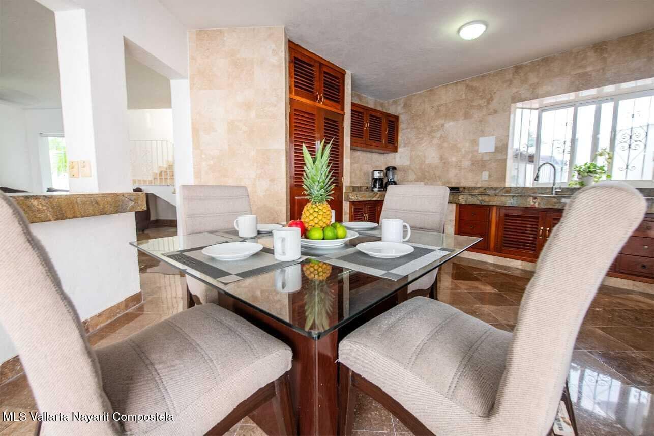103 Av. Paseo del Marlin 12