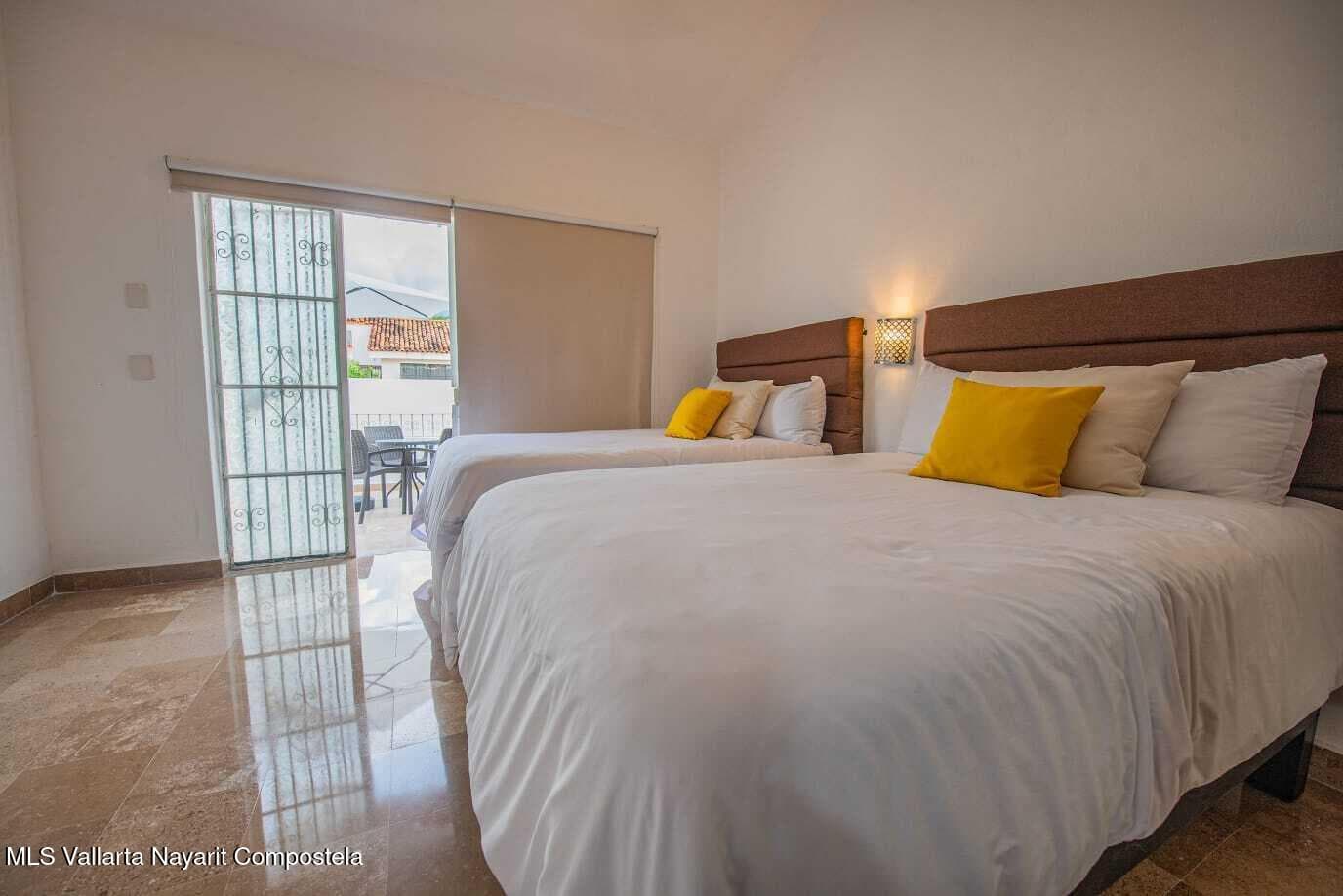 103 Av. Paseo del Marlin 17