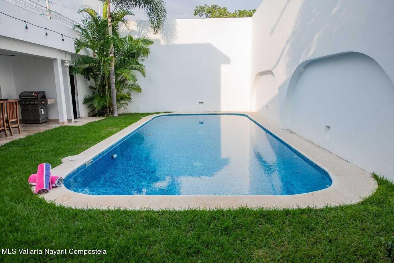 103 Av. Paseo del Marlin 18