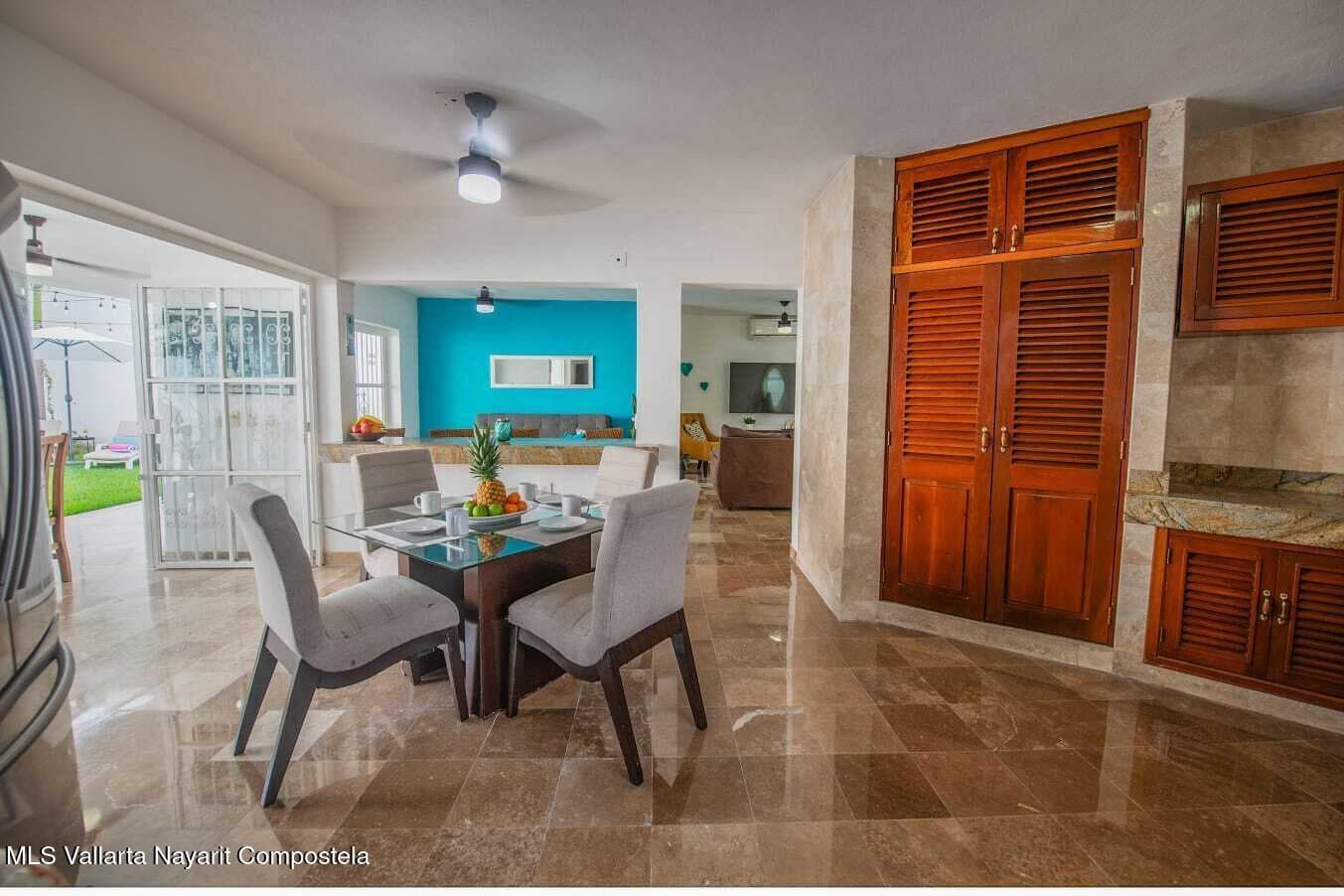 103 Av. Paseo del Marlin 22