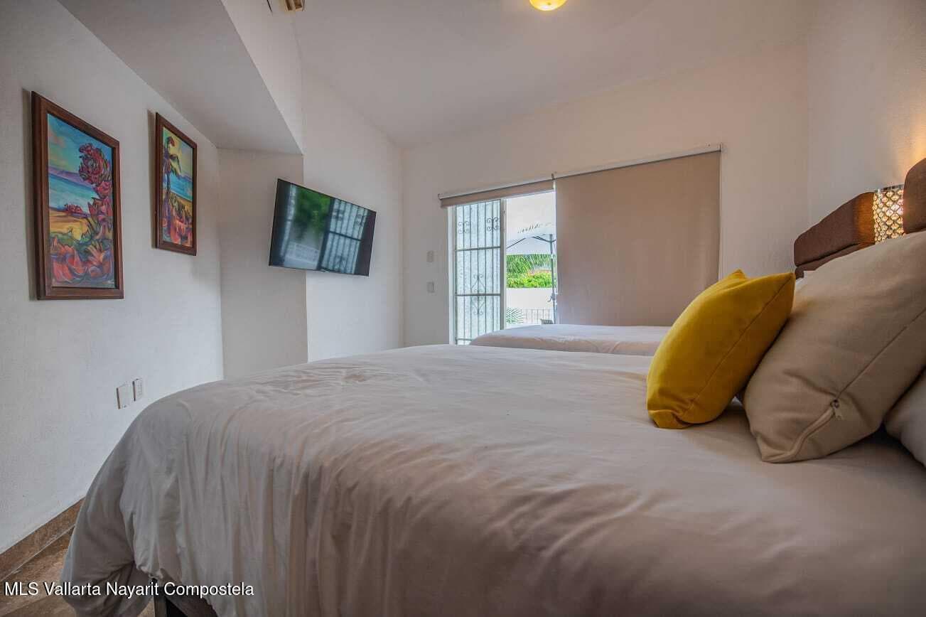 103 Av. Paseo del Marlin 26