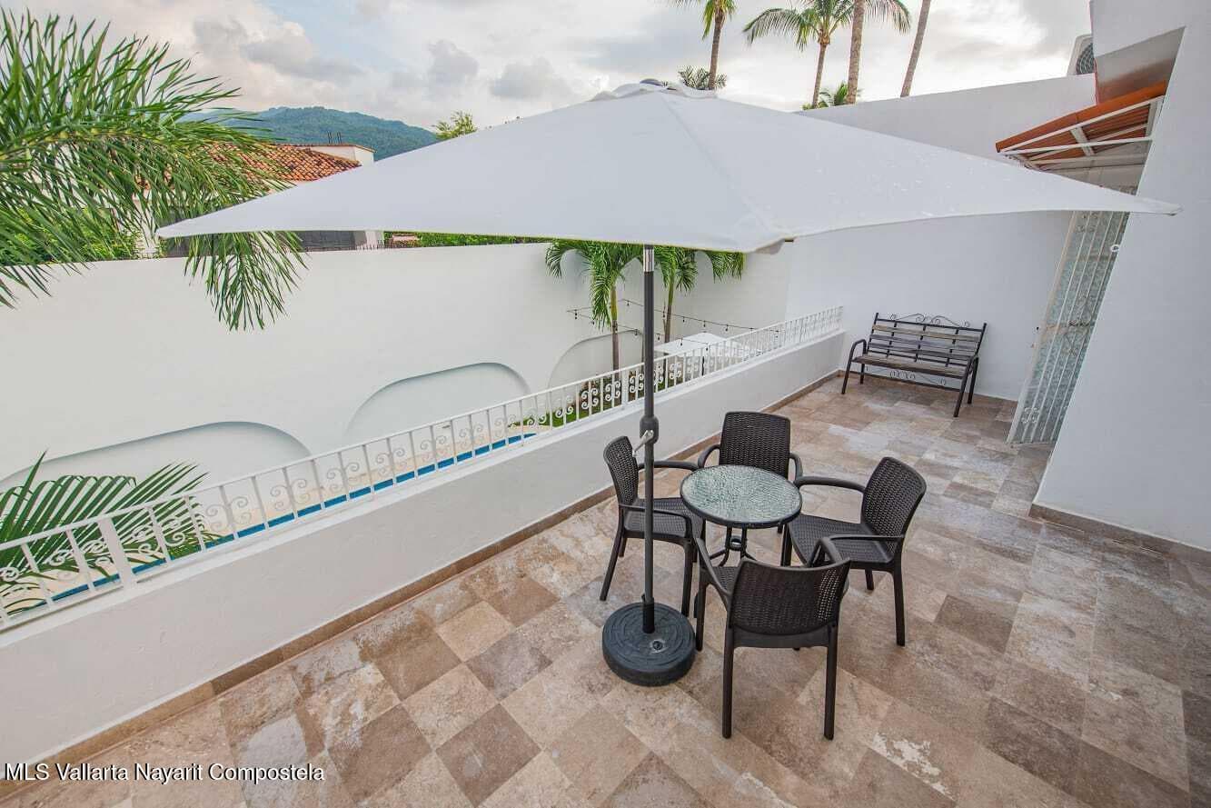 103 Av. Paseo del Marlin 27