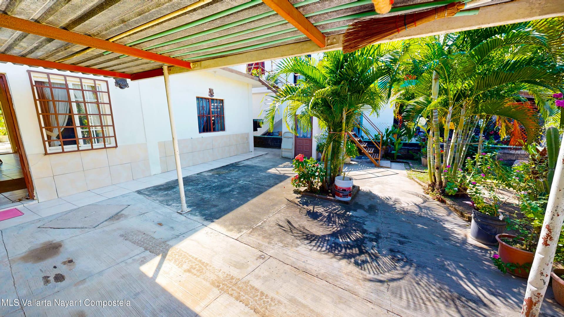 50 Calle Lirio 24