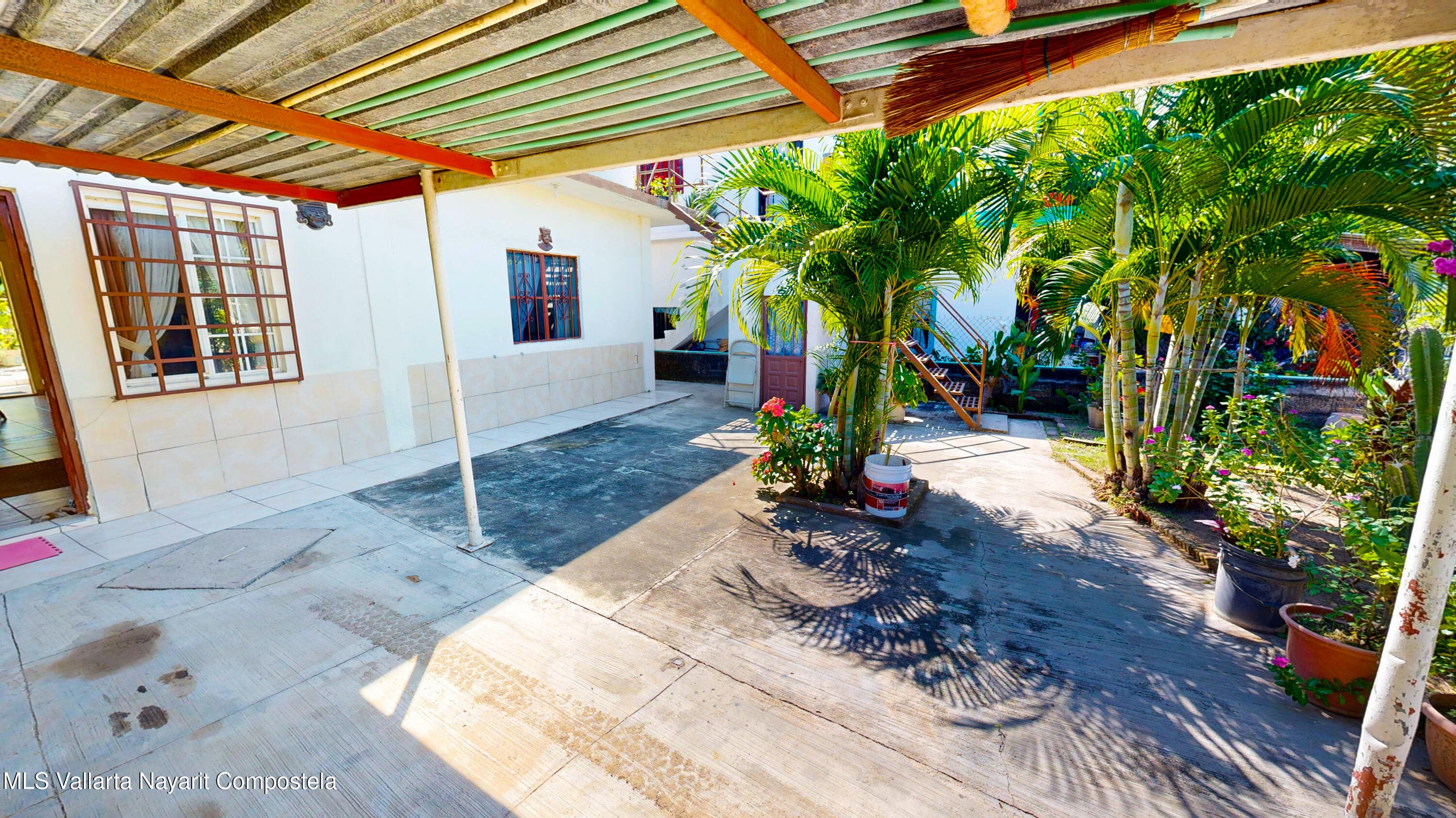 50 Calle Lirio 24