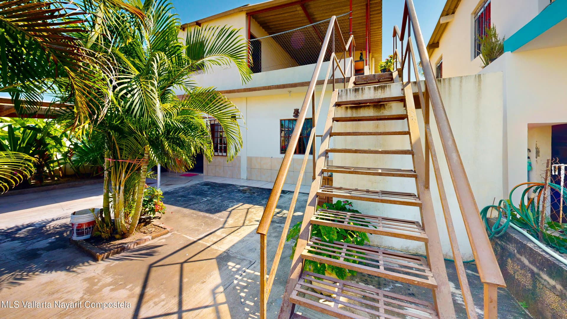 50 Calle Lirio 26