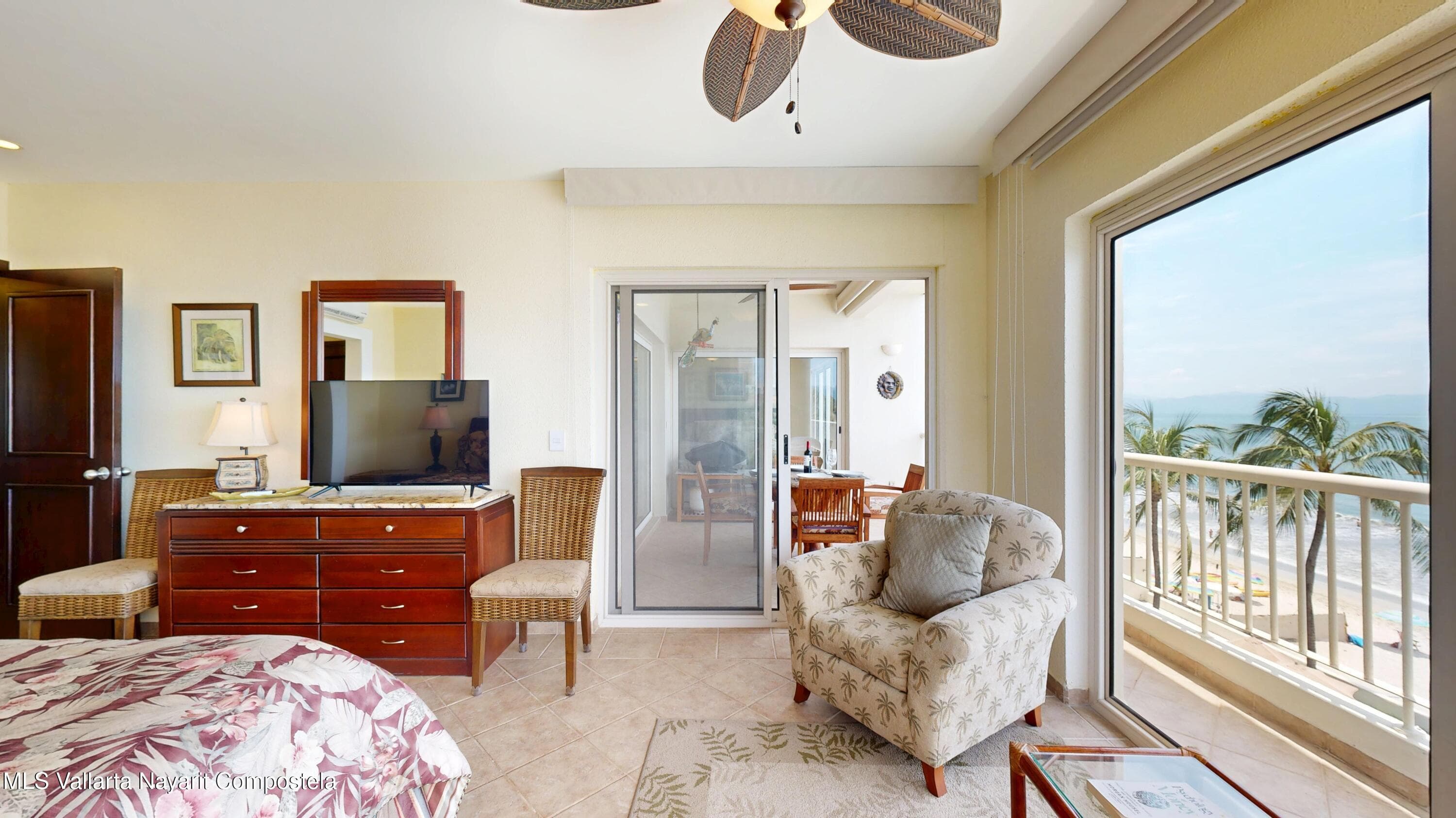 800 BOULEVARD COSTERO 7