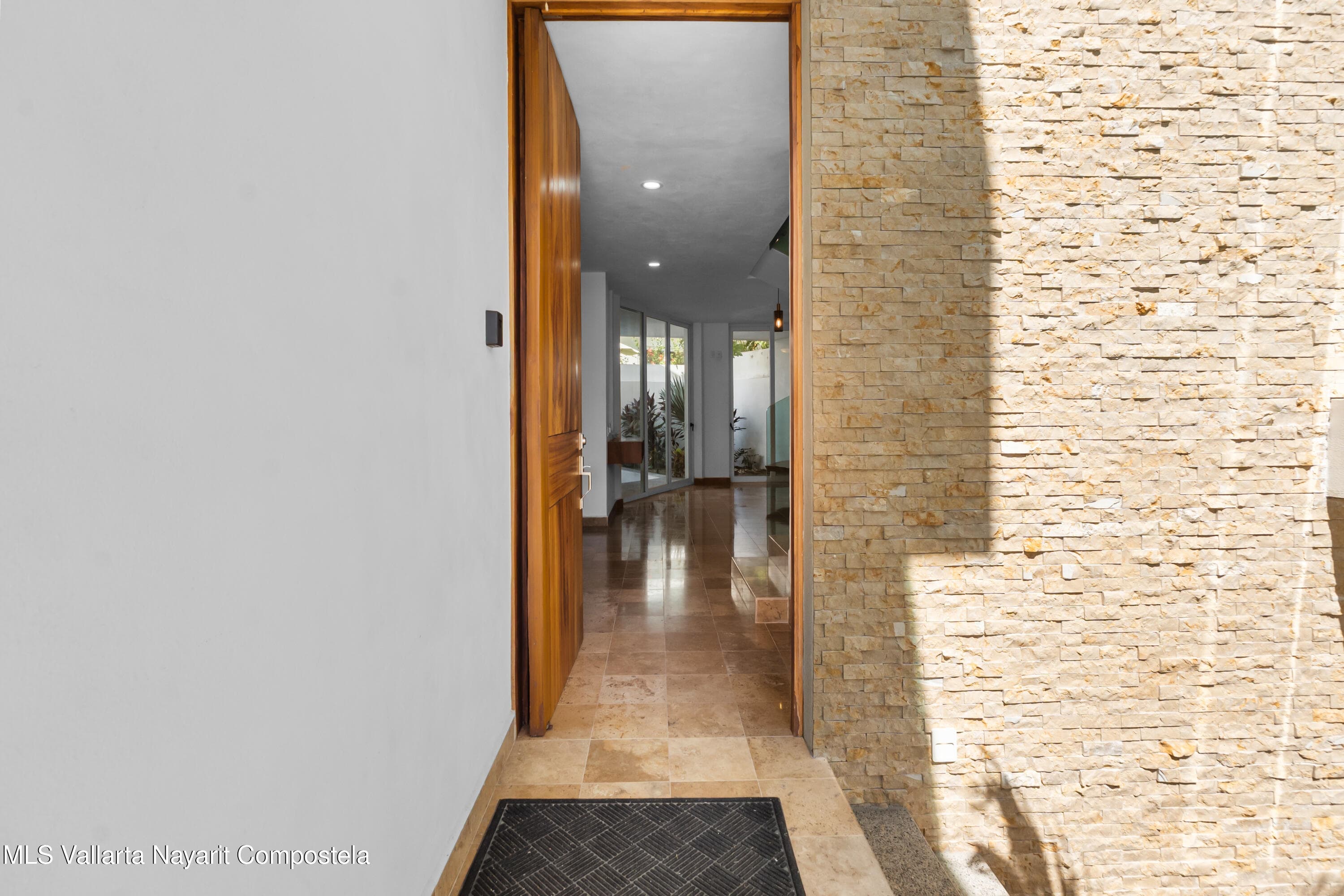 26 BRISAS VALLARTA AV. 8
