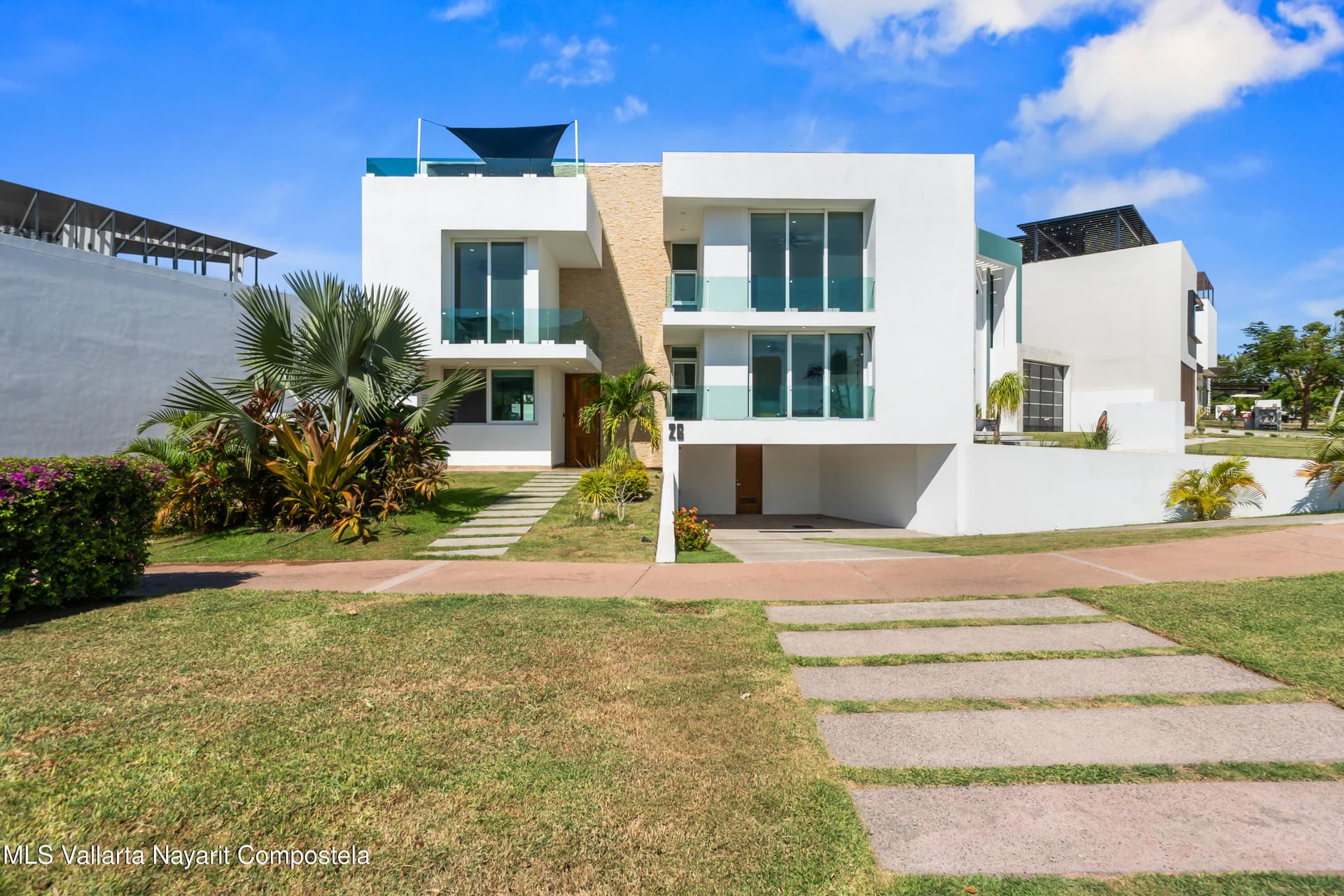 26 BRISAS VALLARTA AV. 7
