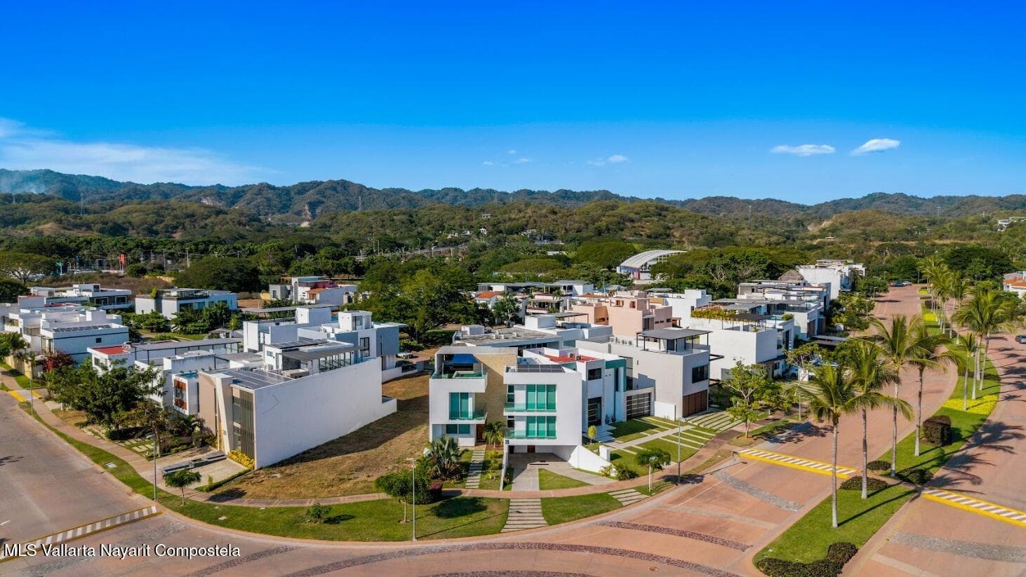 26 BRISAS VALLARTA AV. 5