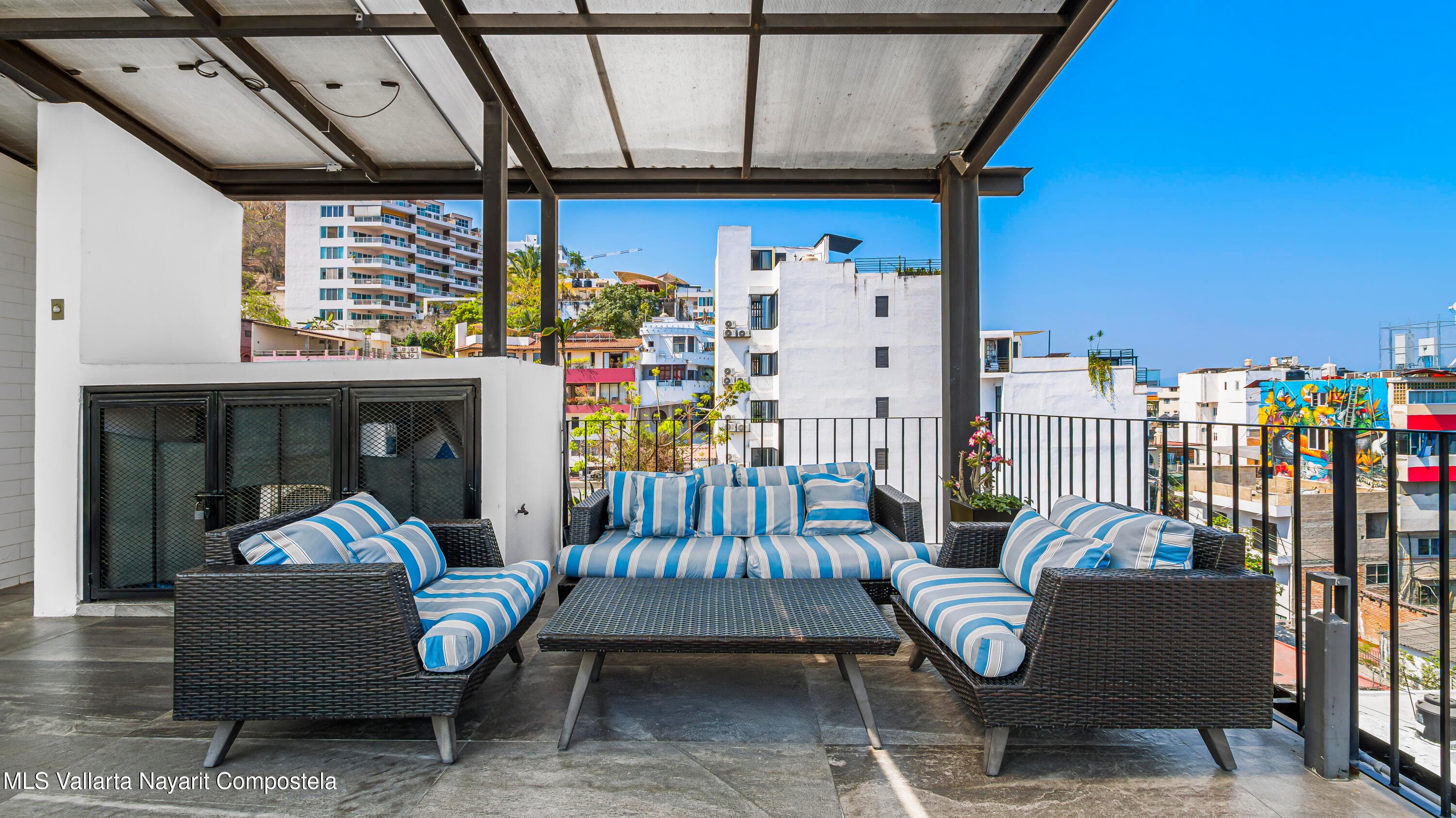 Condo CR1275 4